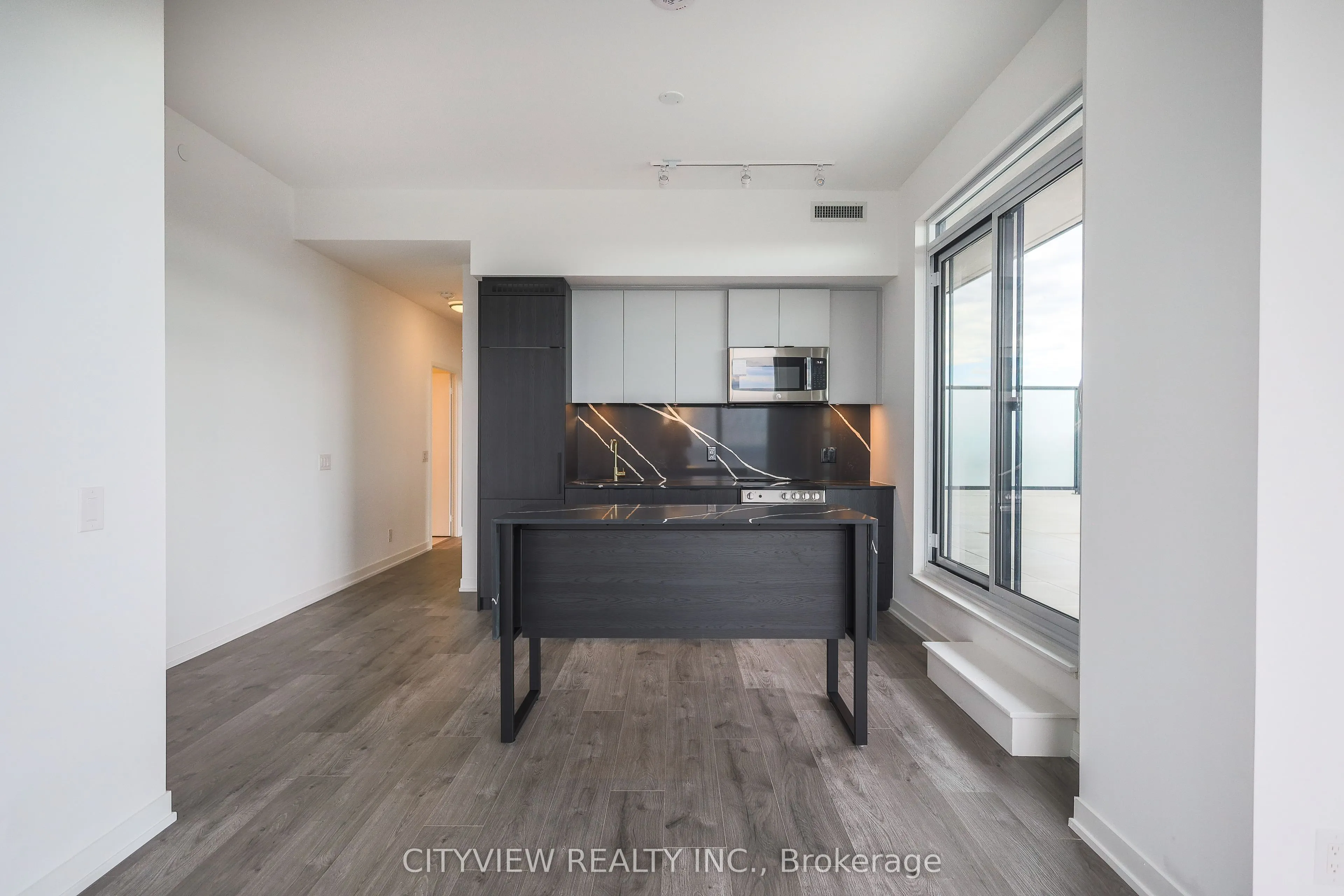 285 Dufferin Street #1402
