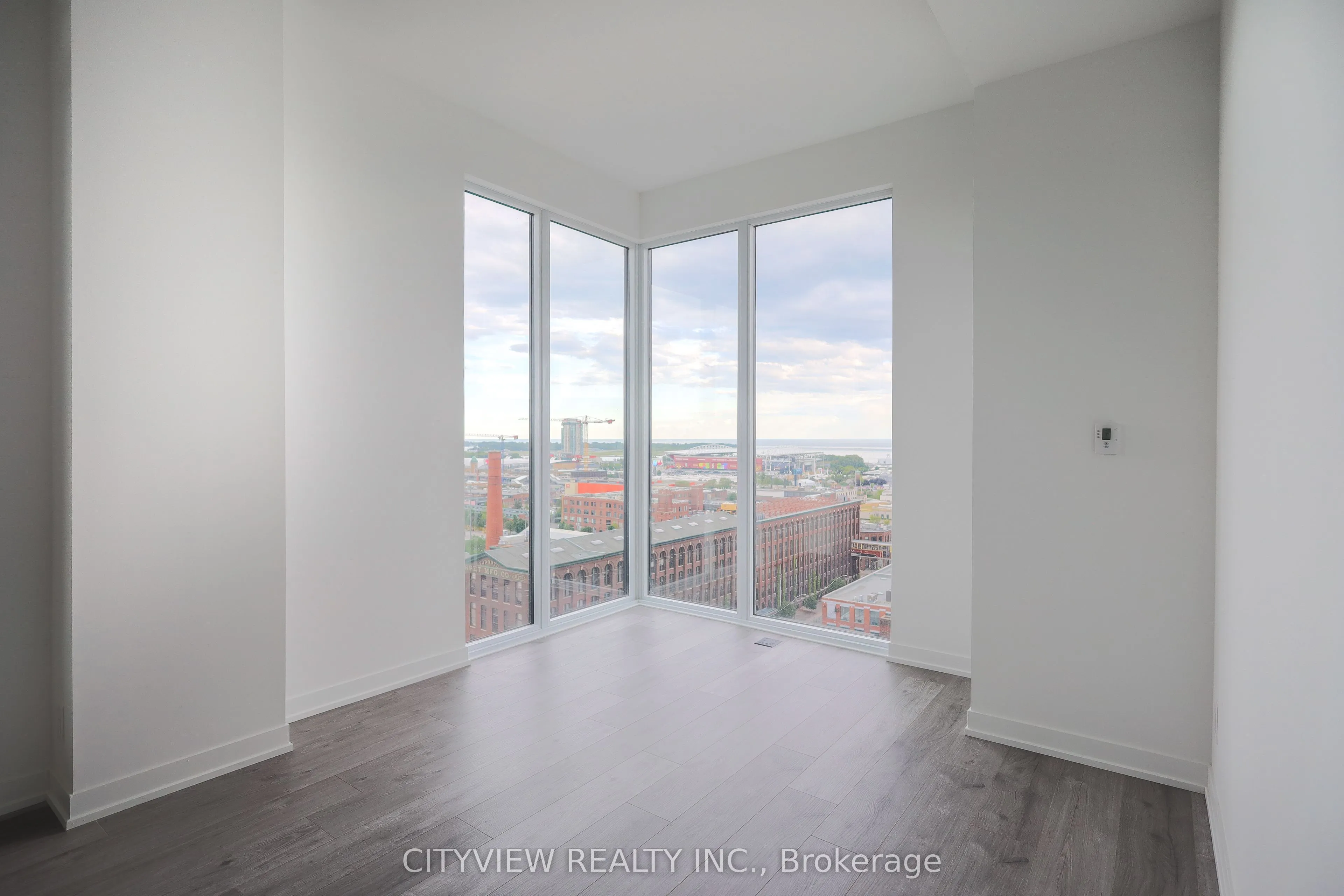 285 Dufferin Street #1402