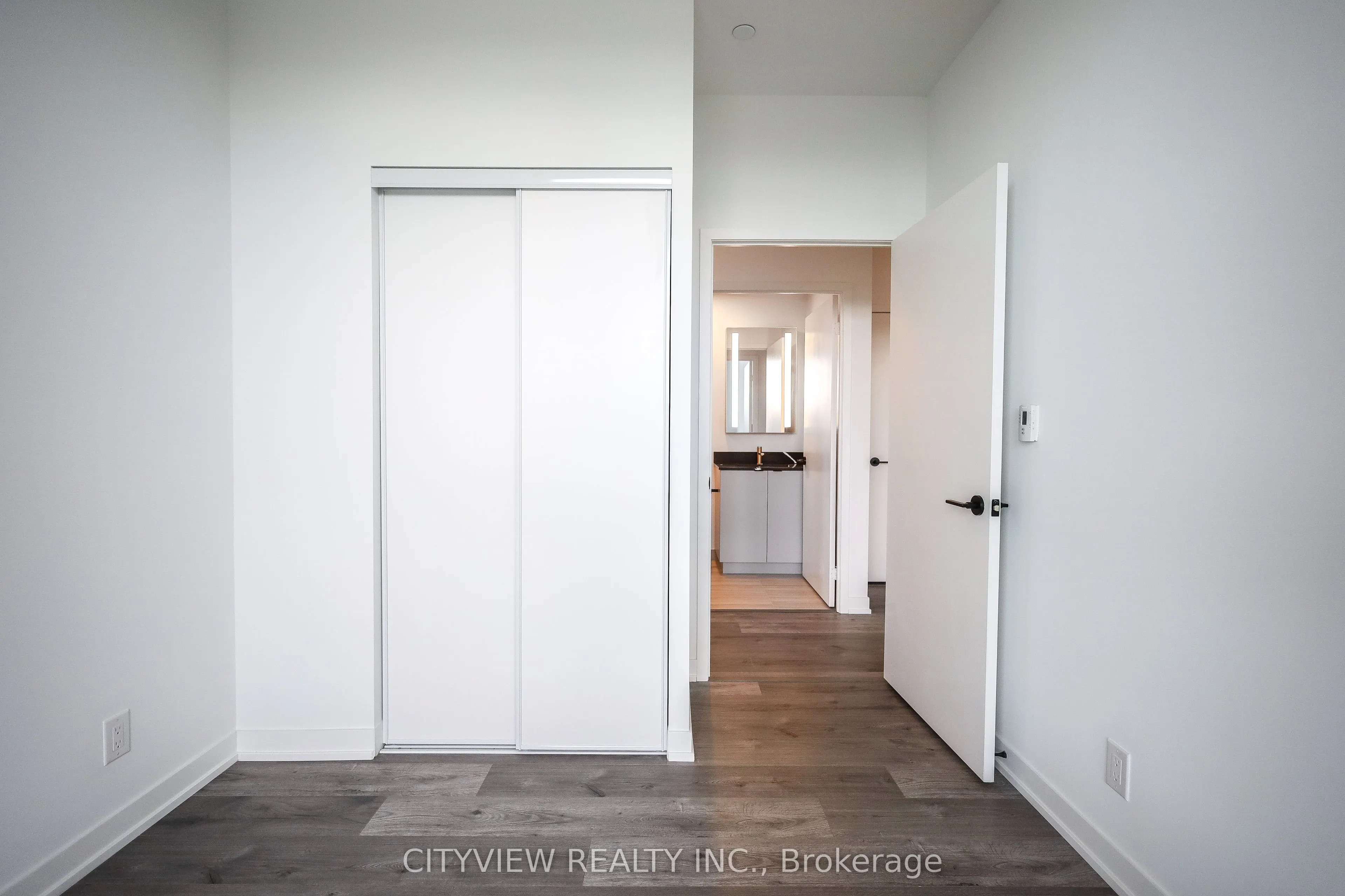 285 Dufferin Street #1402