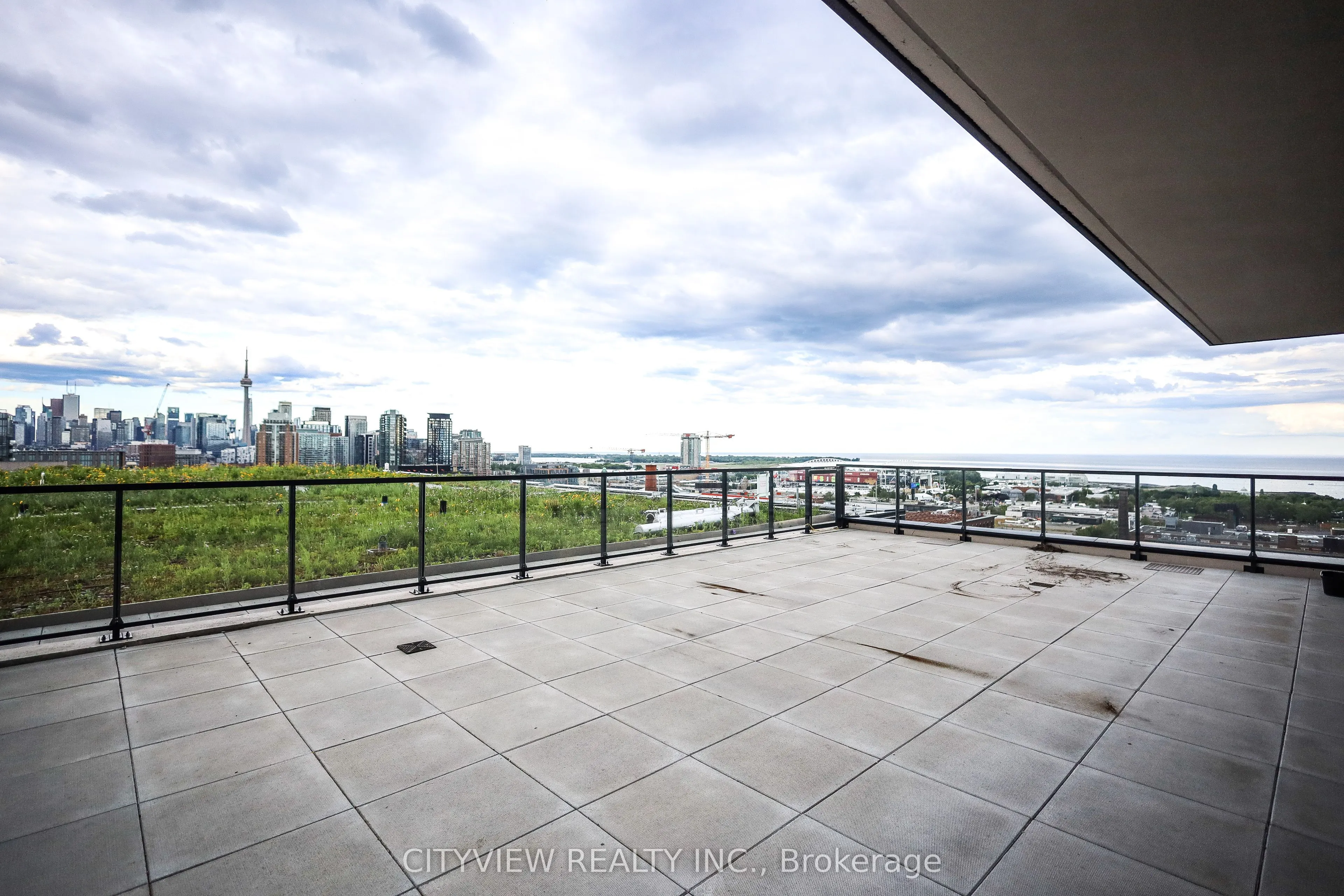 285 Dufferin Street #1402