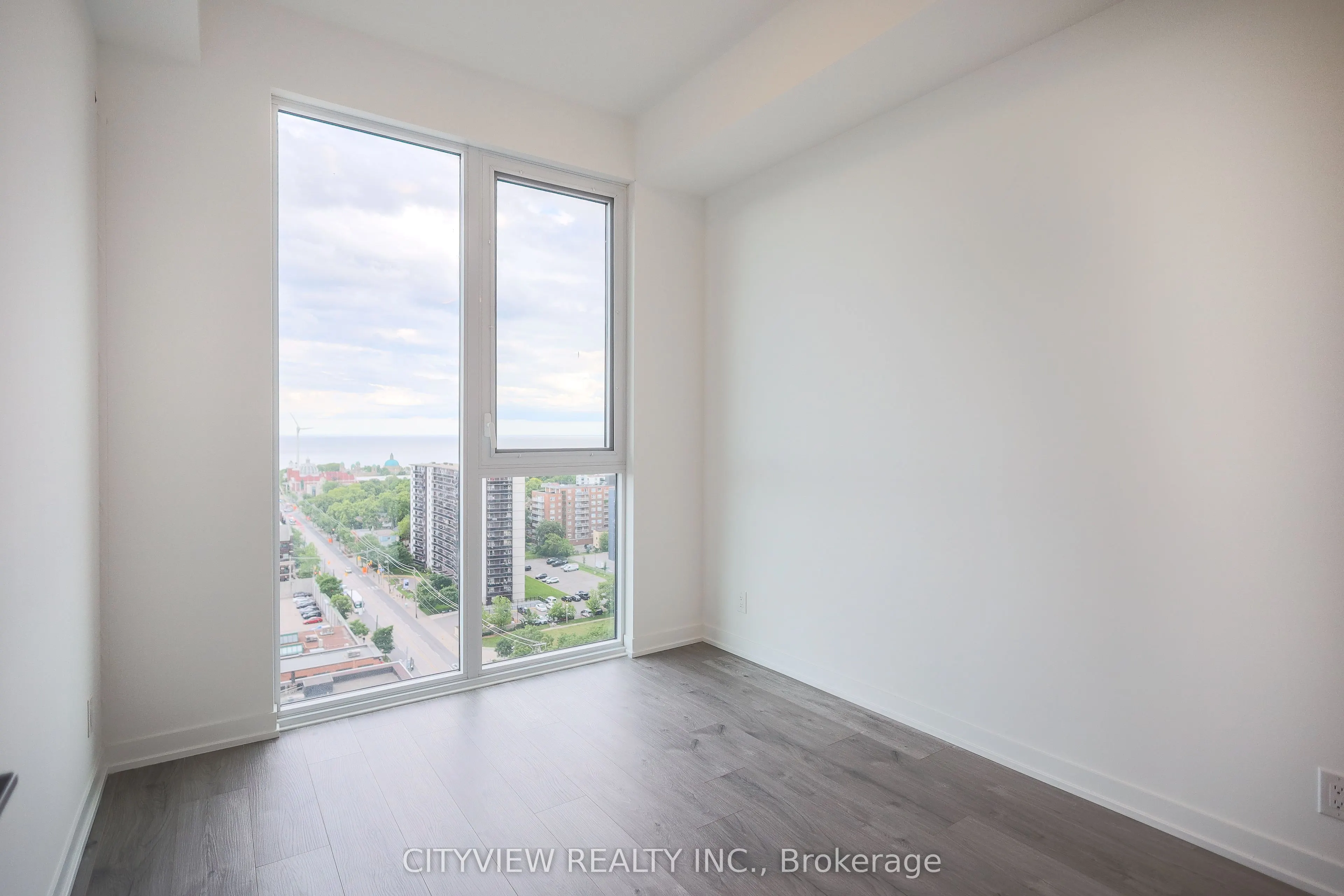 285 Dufferin Street #1402