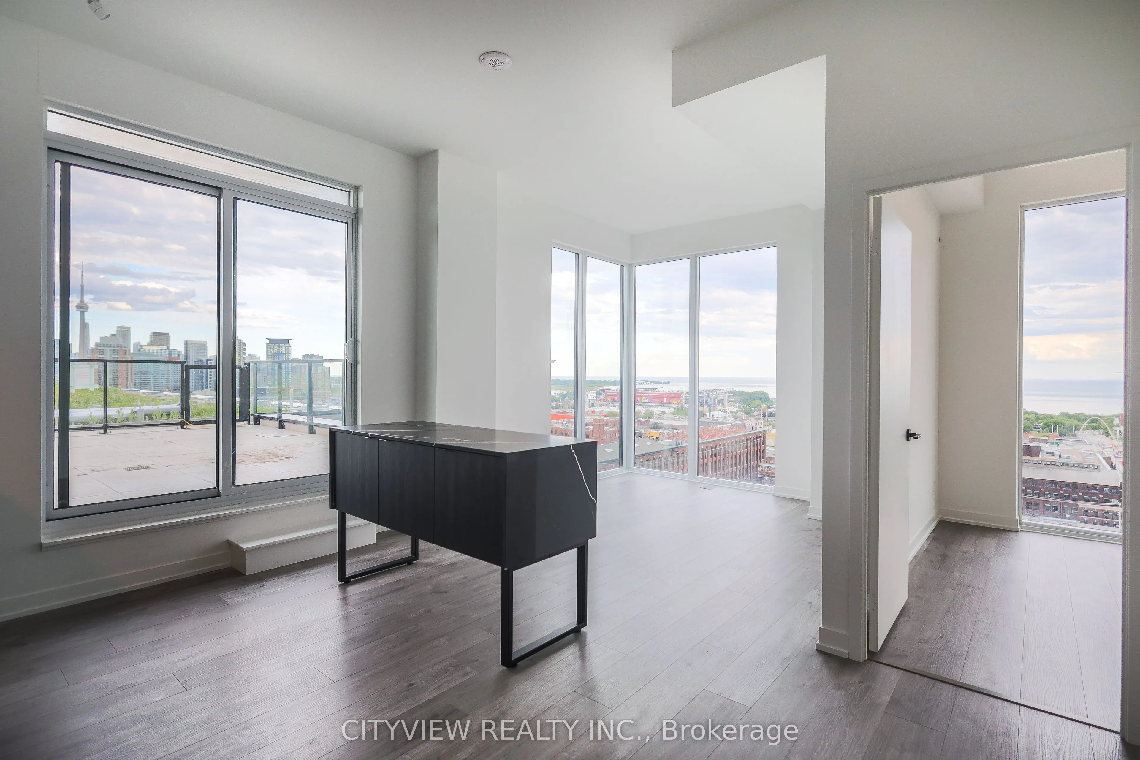 285 Dufferin Street #1402