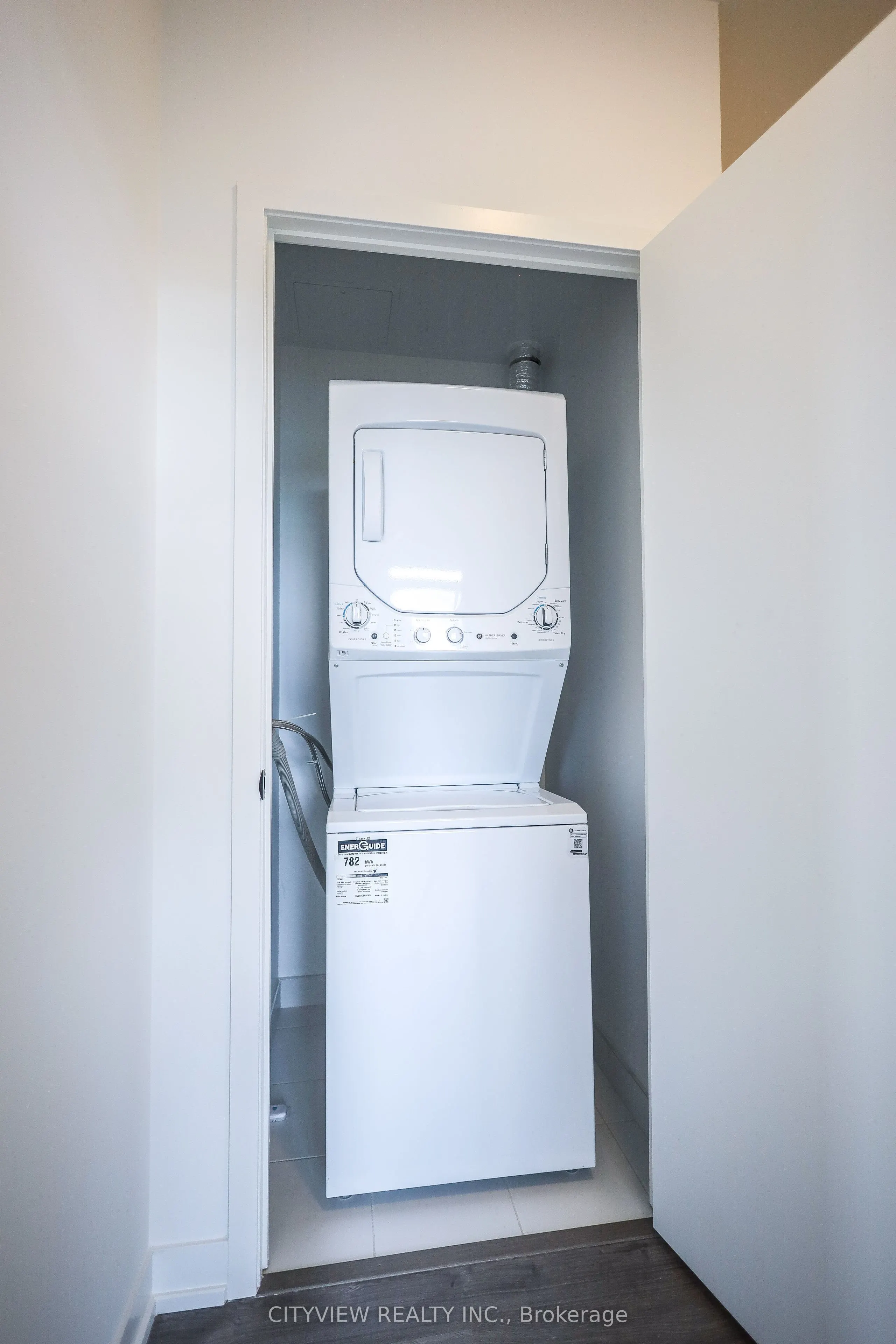 285 Dufferin Street #1402