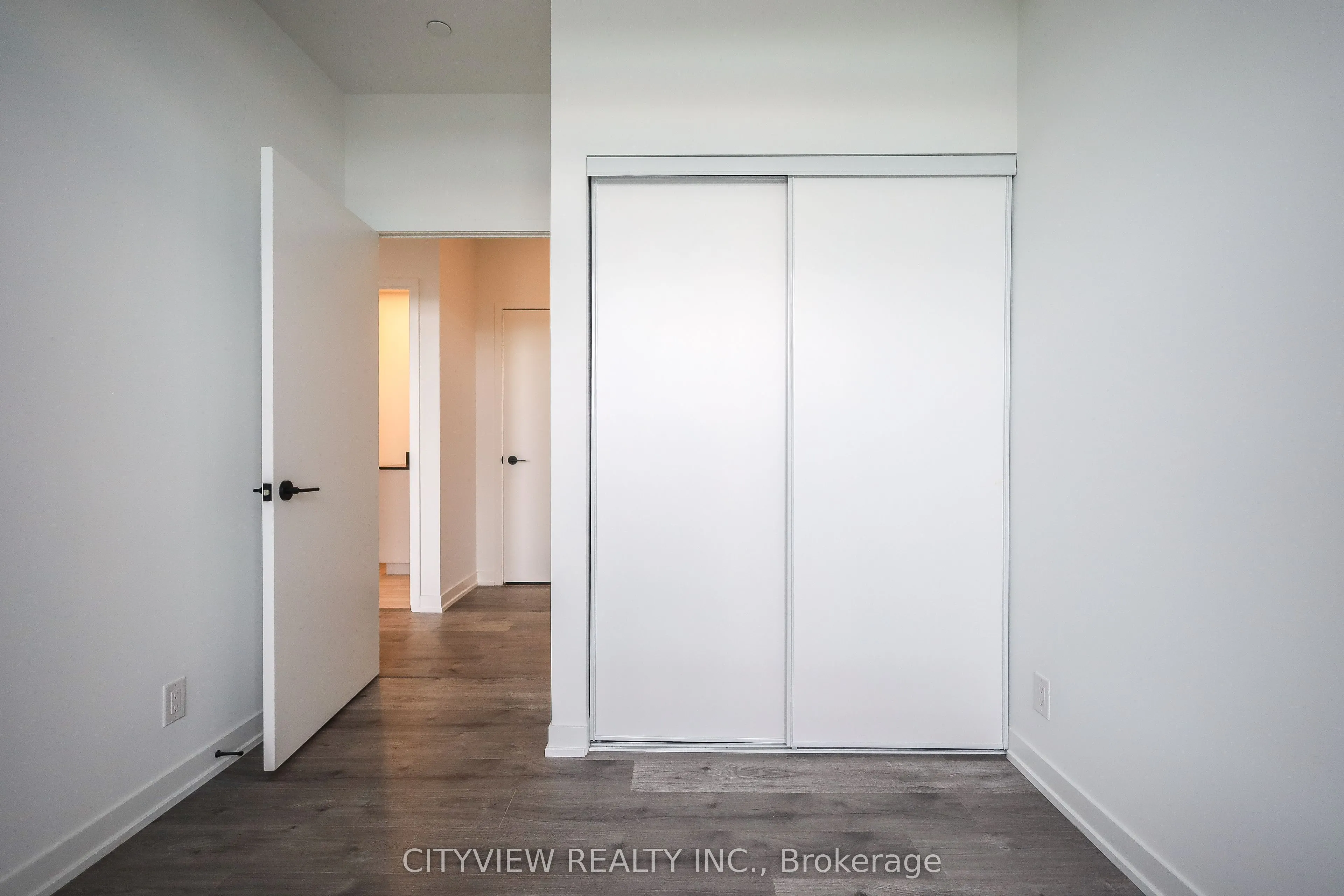 285 Dufferin Street #1402