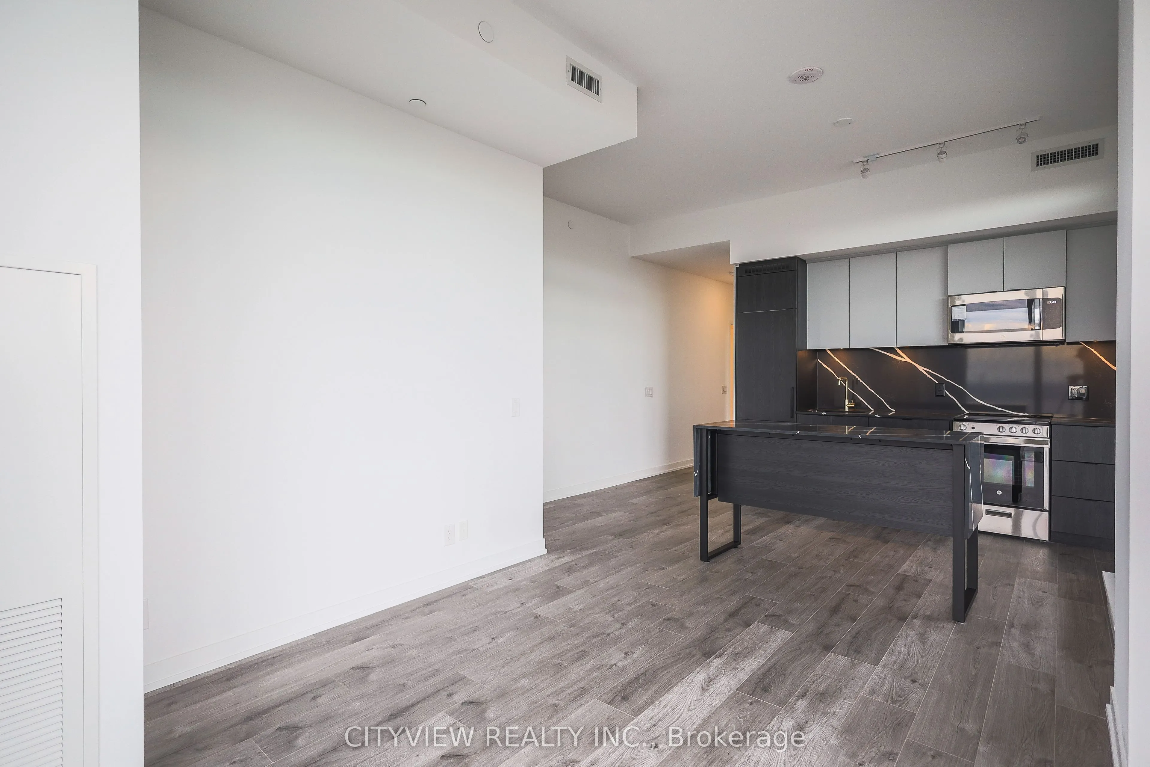 285 Dufferin Street #1402