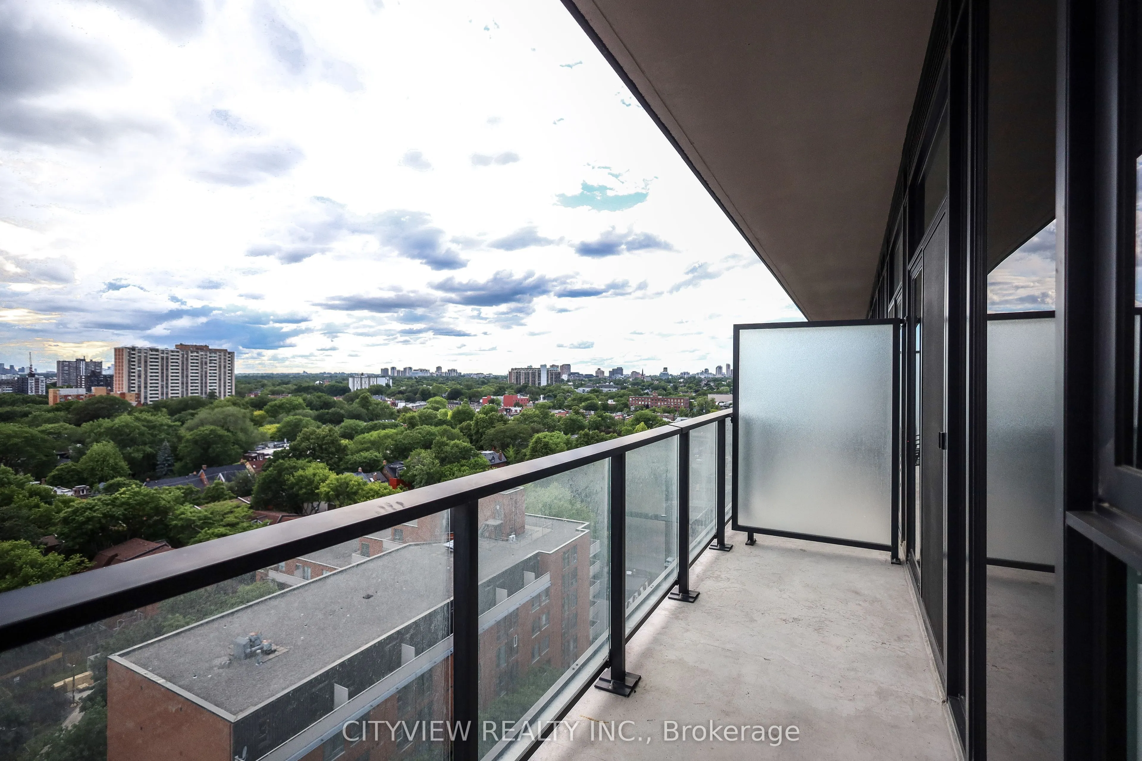 285 Dufferin Street #1121