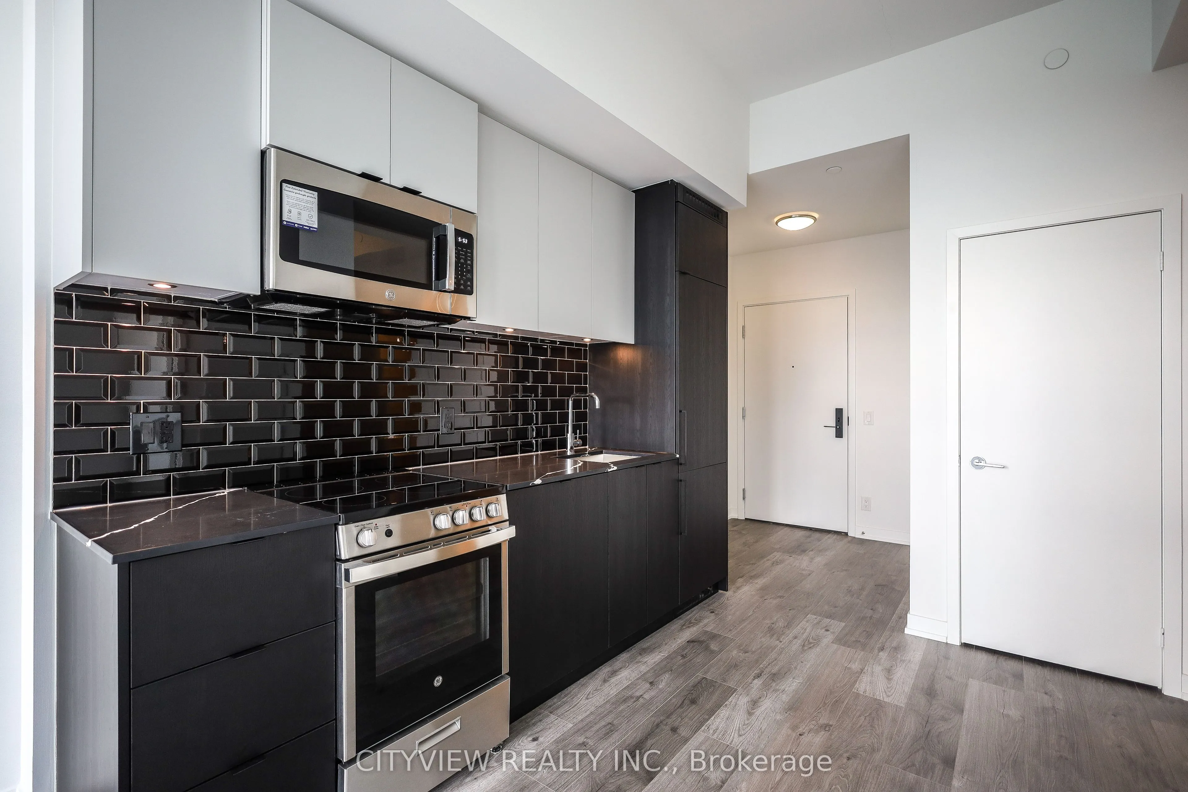 285 Dufferin Street #1121