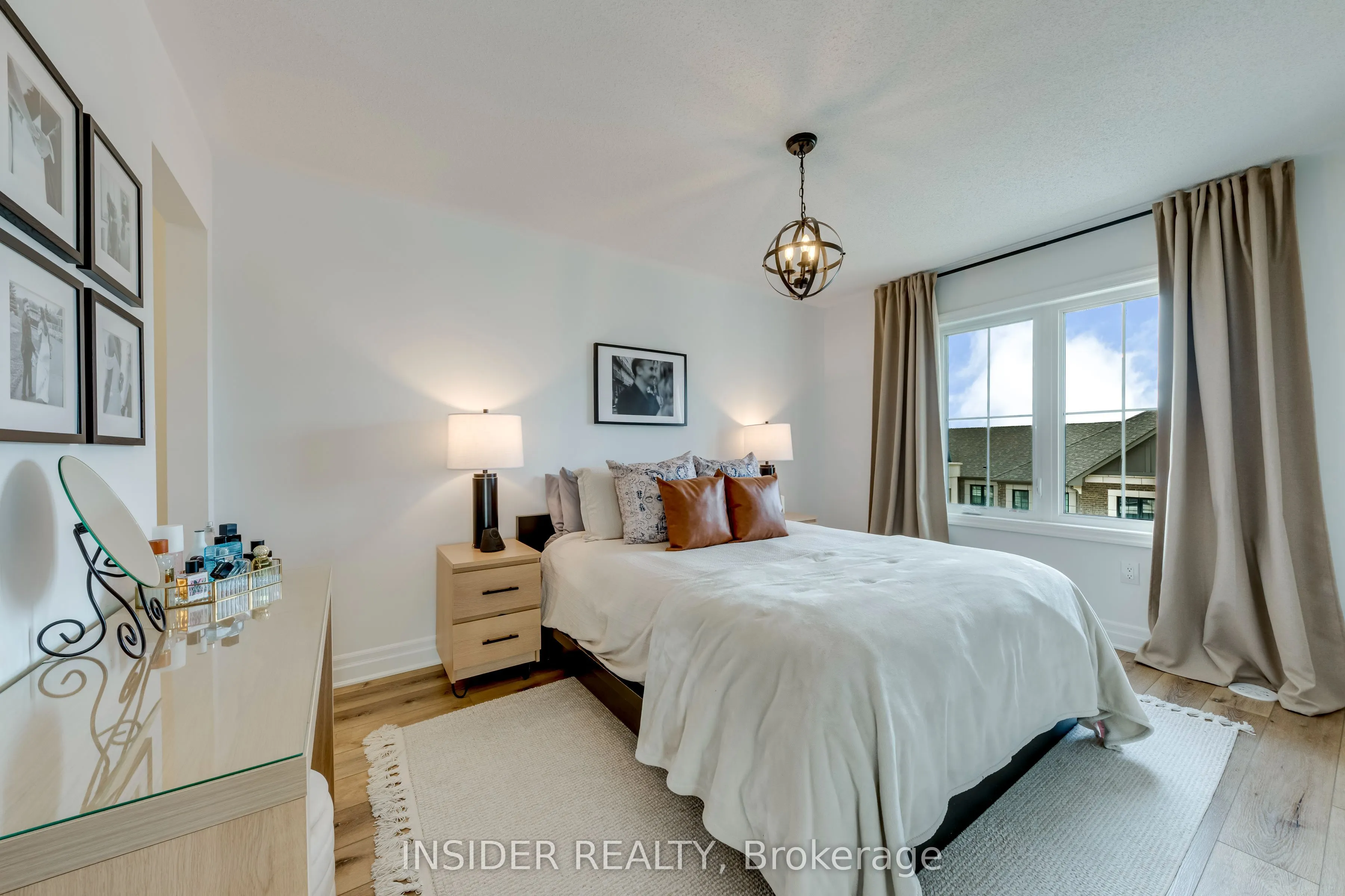 1915 Thames Circle