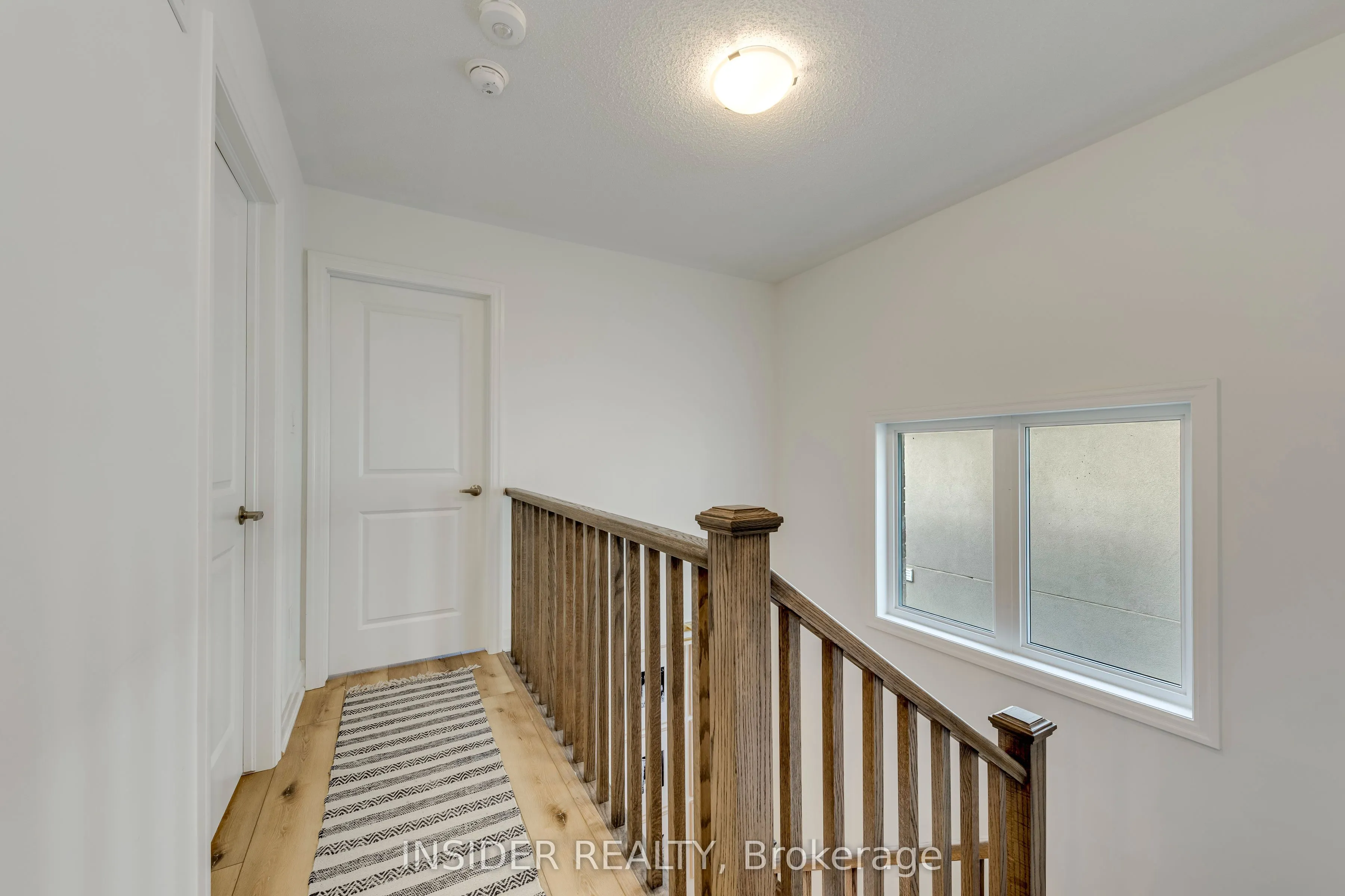 1915 Thames Circle