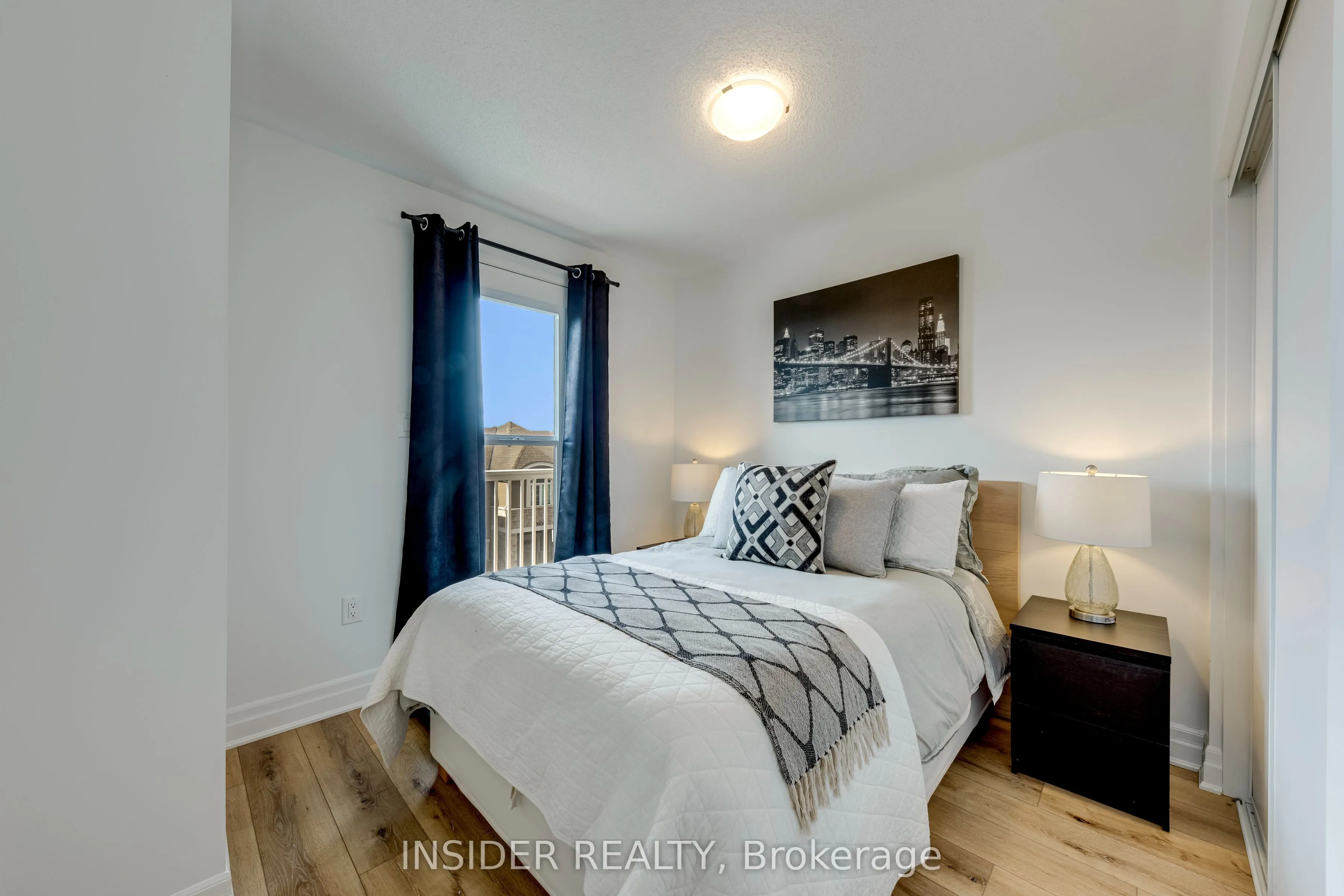 1915 Thames Circle