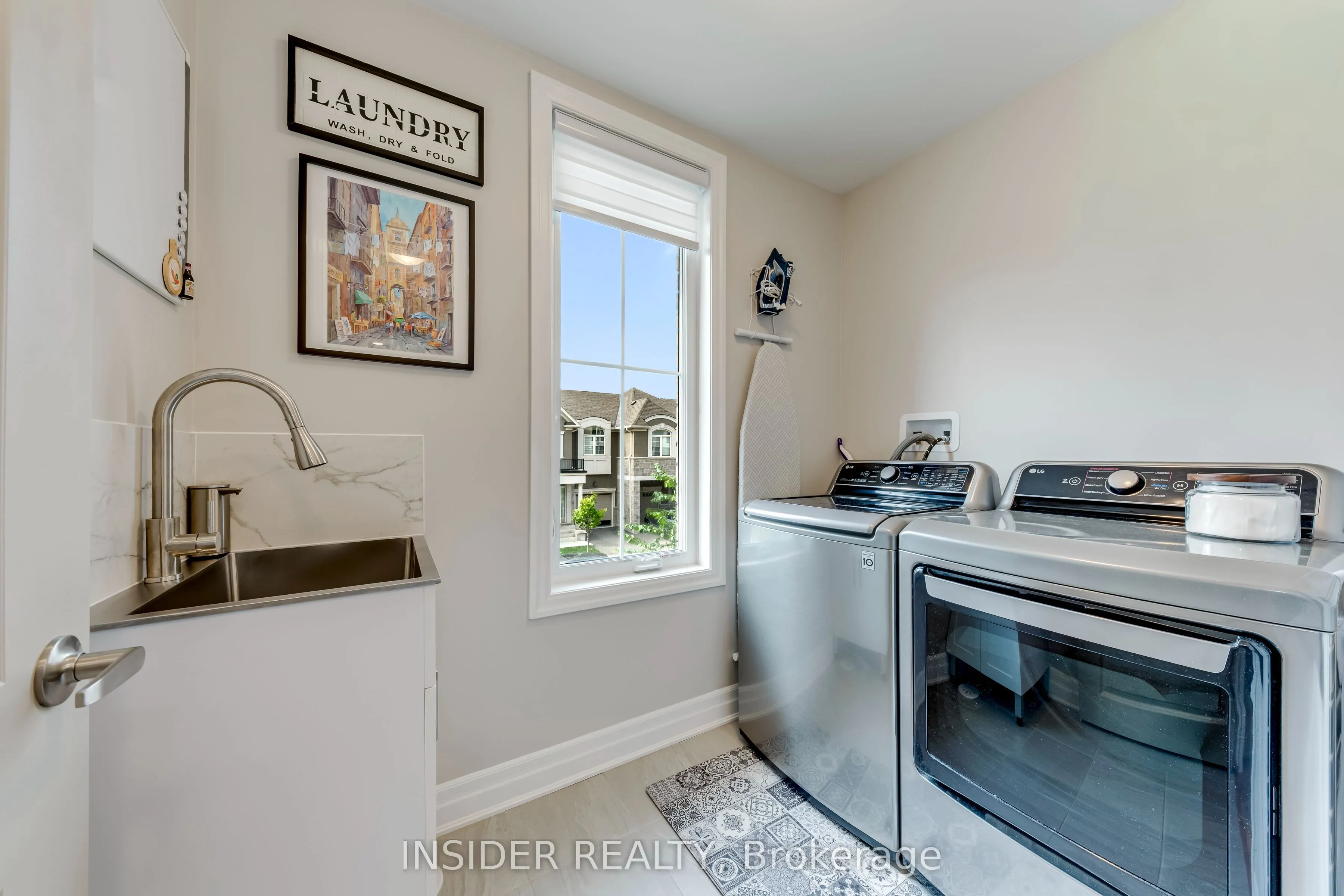 1915 Thames Circle