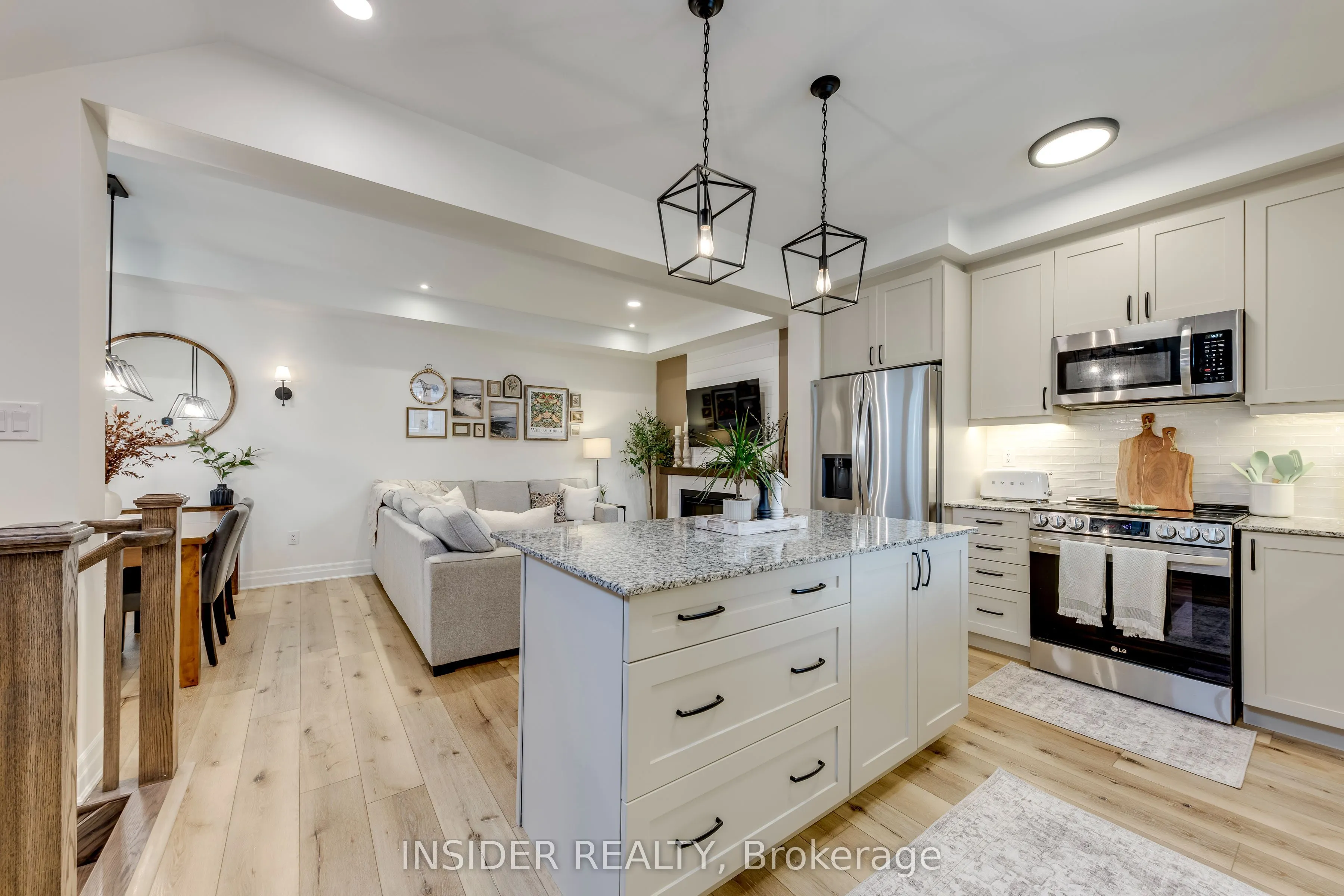 1915 Thames Circle