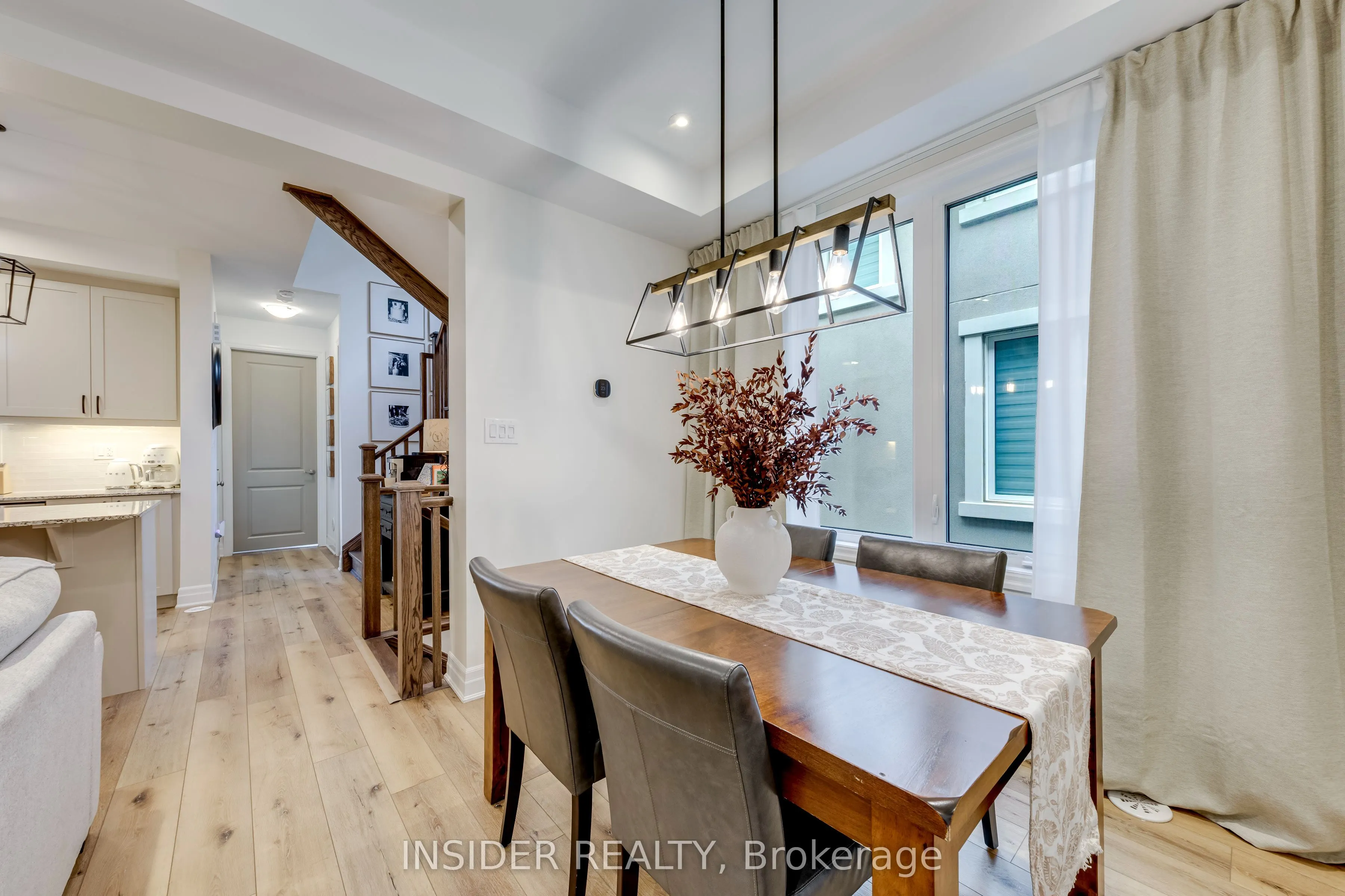 1915 Thames Circle