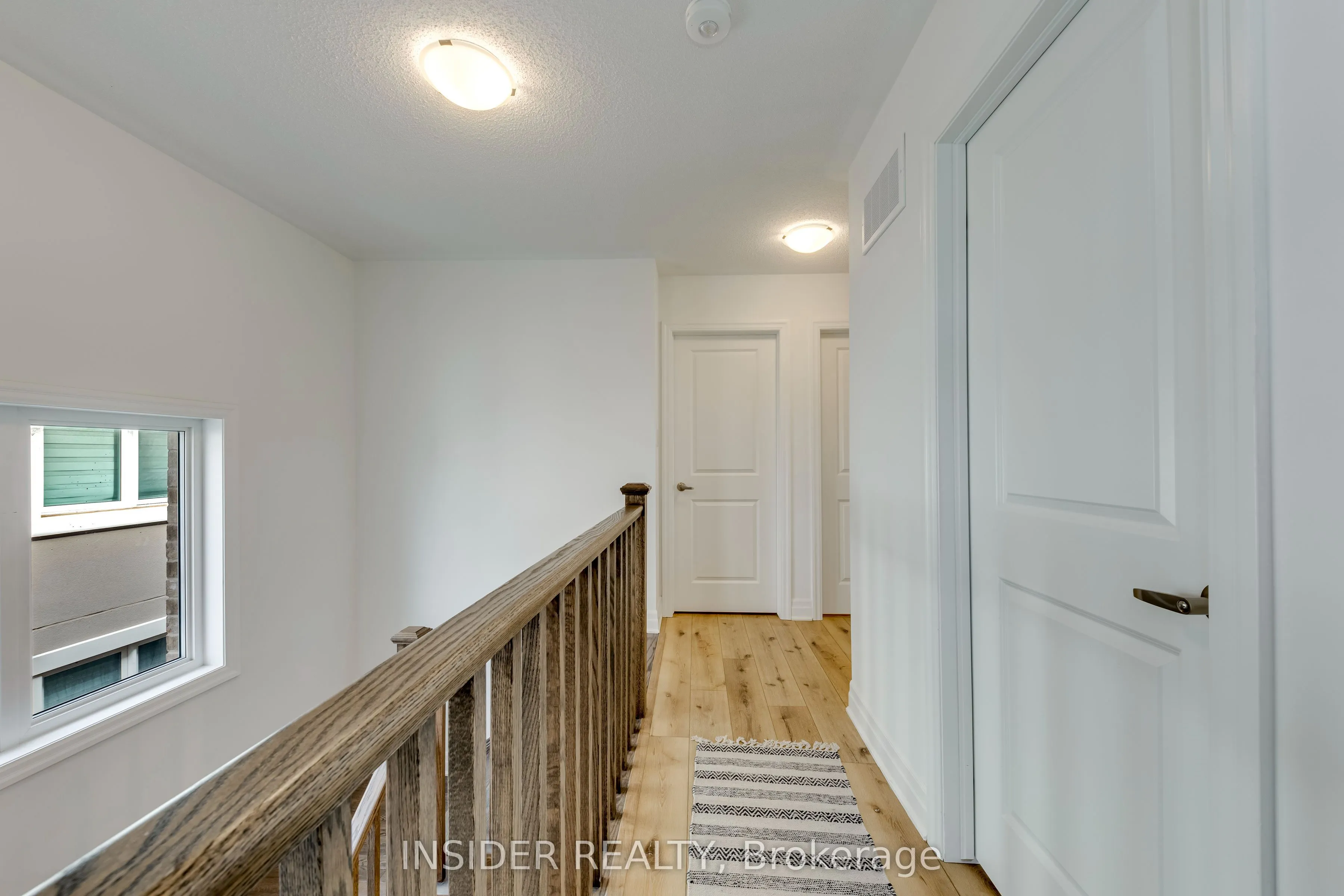 1915 Thames Circle