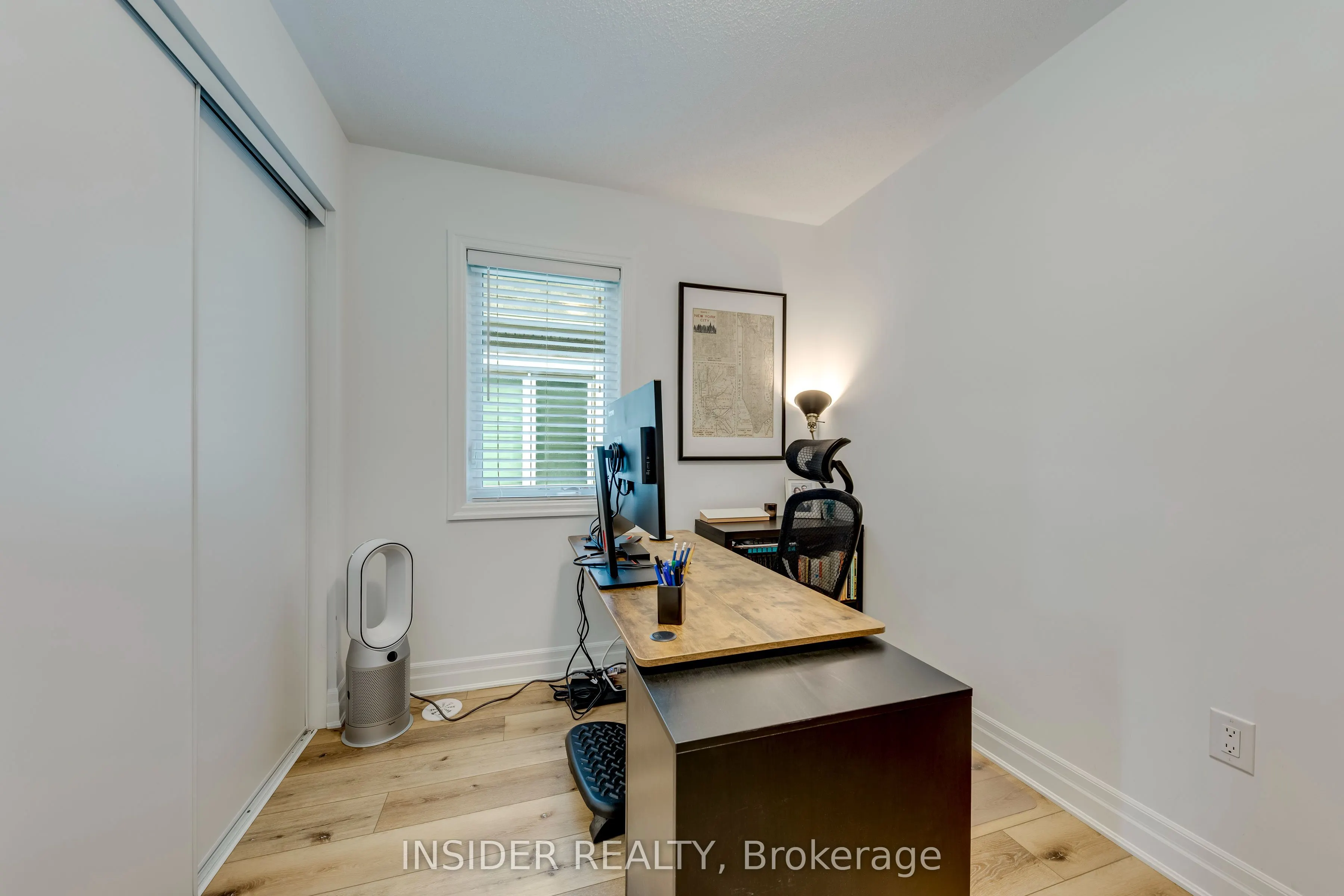 1915 Thames Circle
