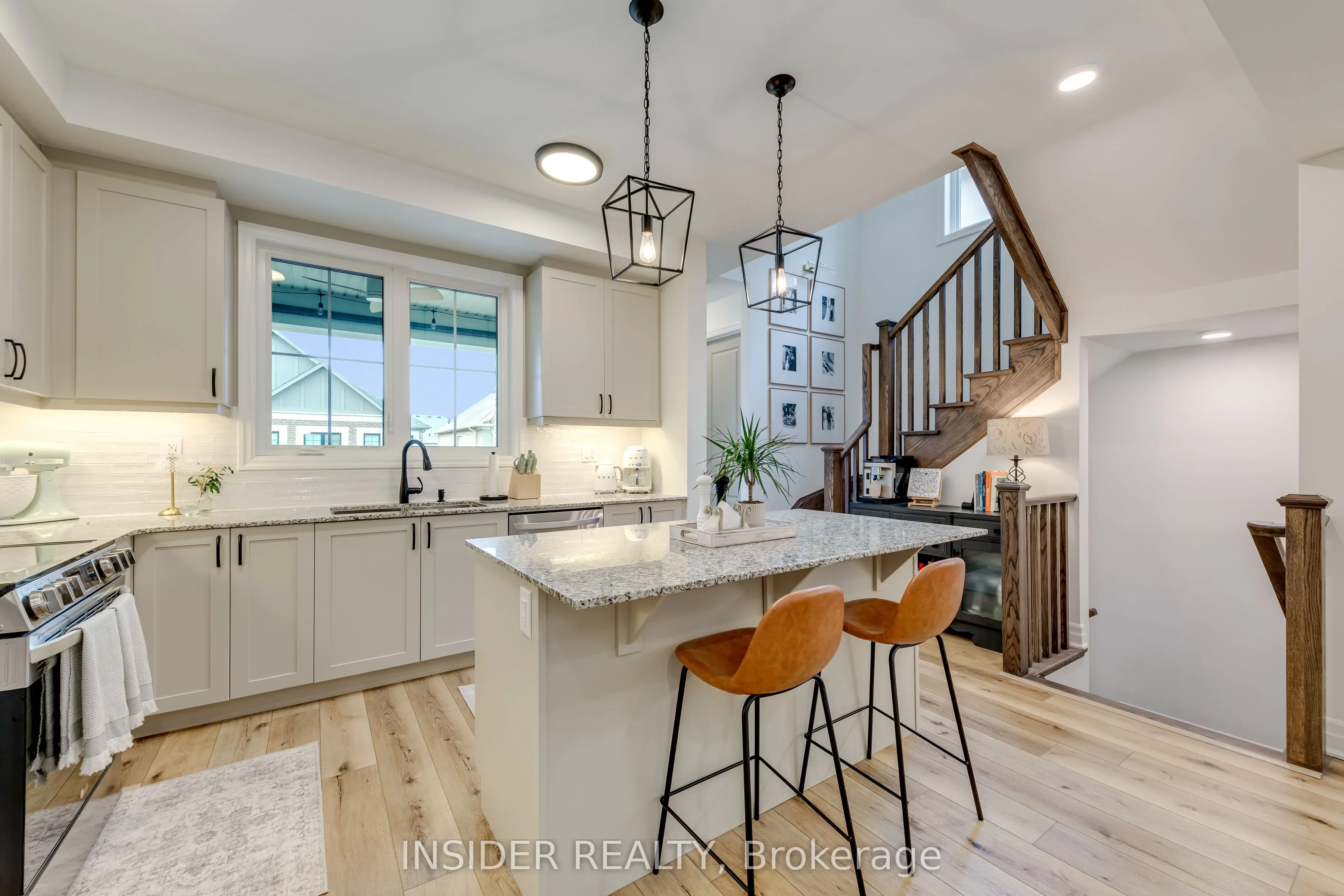 1915 Thames Circle