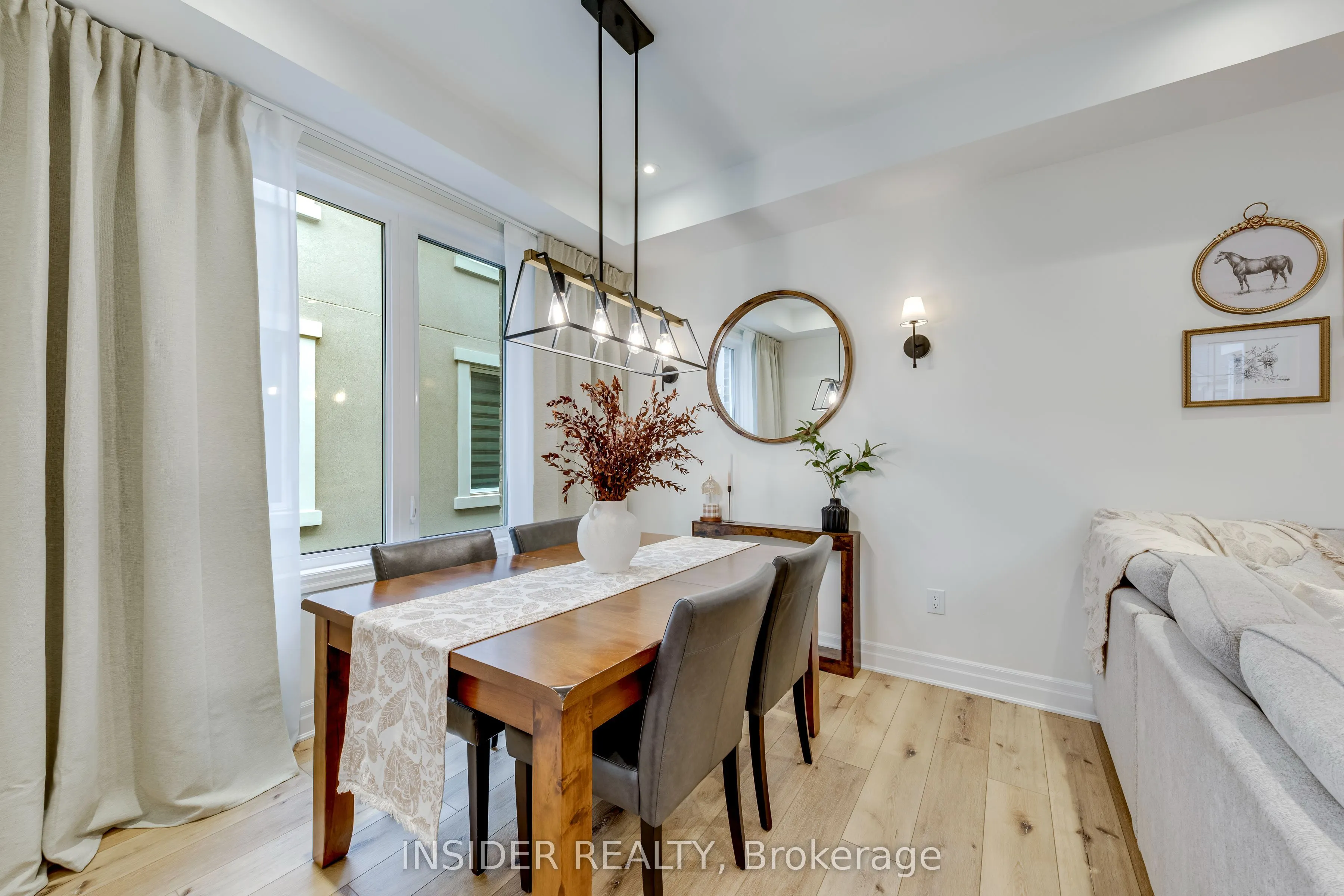 1915 Thames Circle