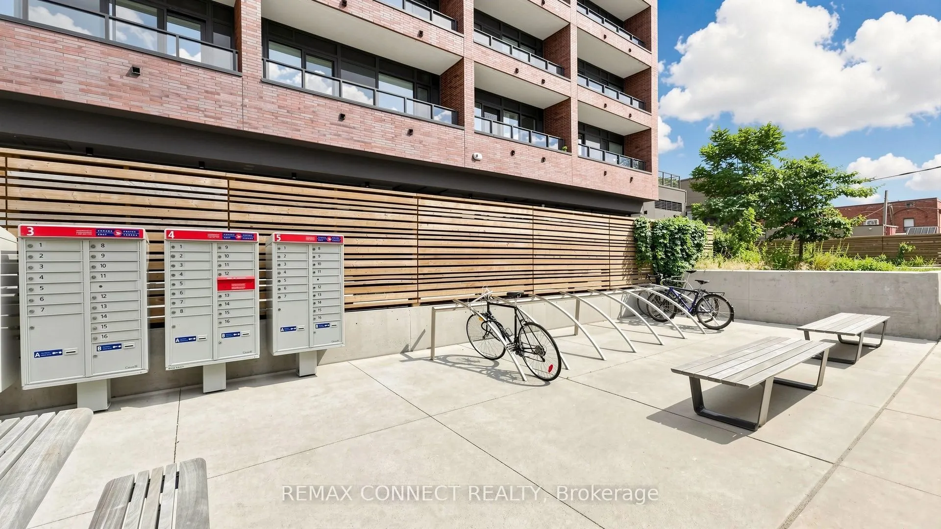 1808 St. Clair Avenue W #304
