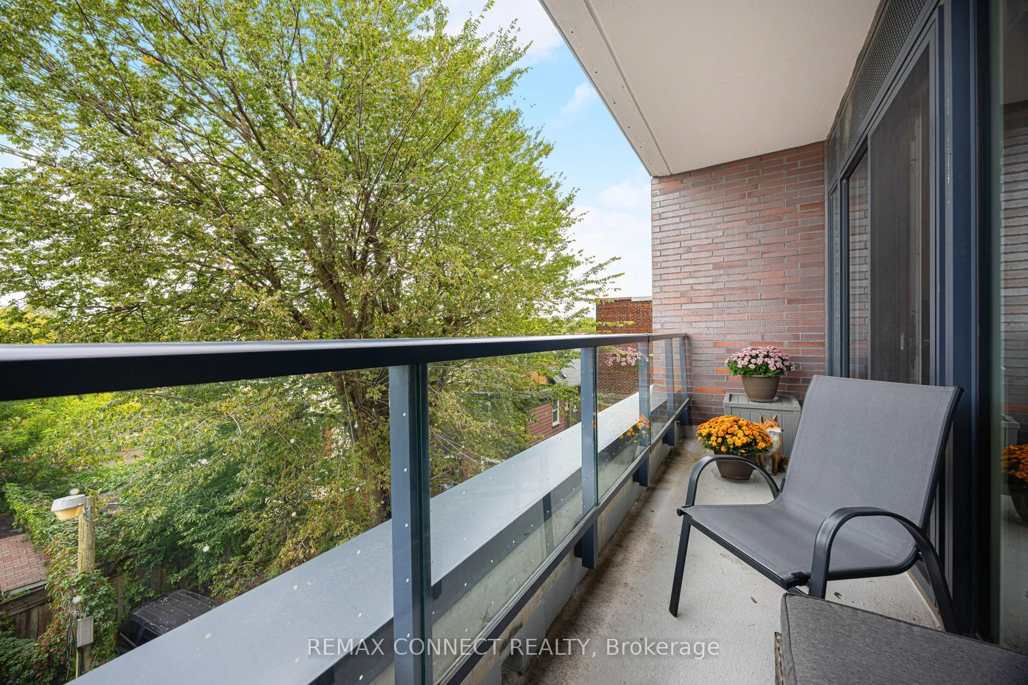 1808 St. Clair Avenue W #304