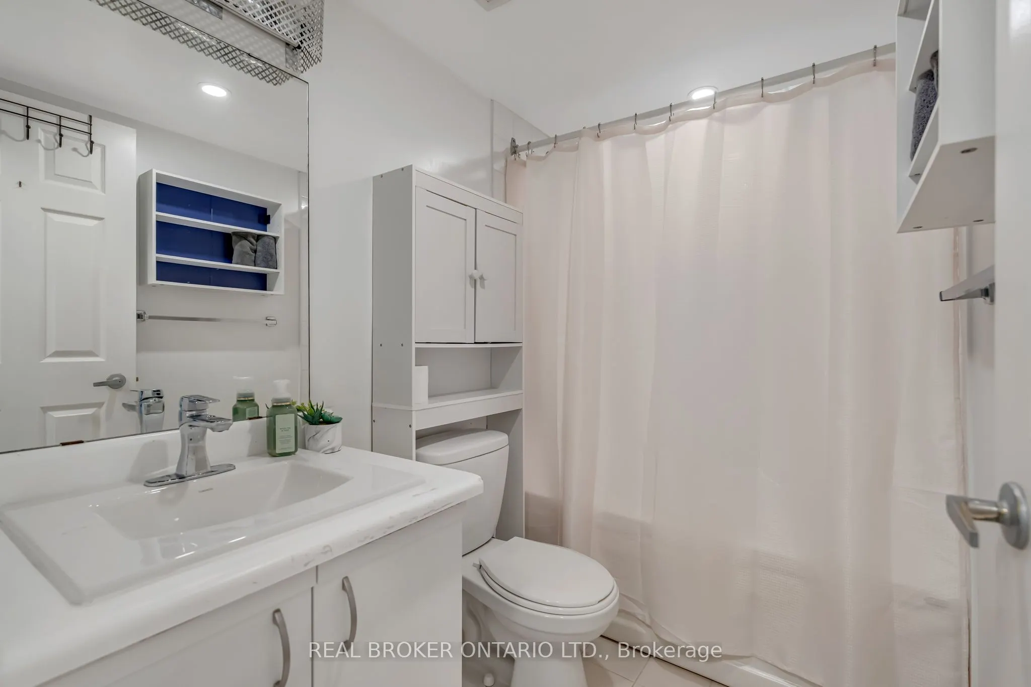 25 Agnes Street #903