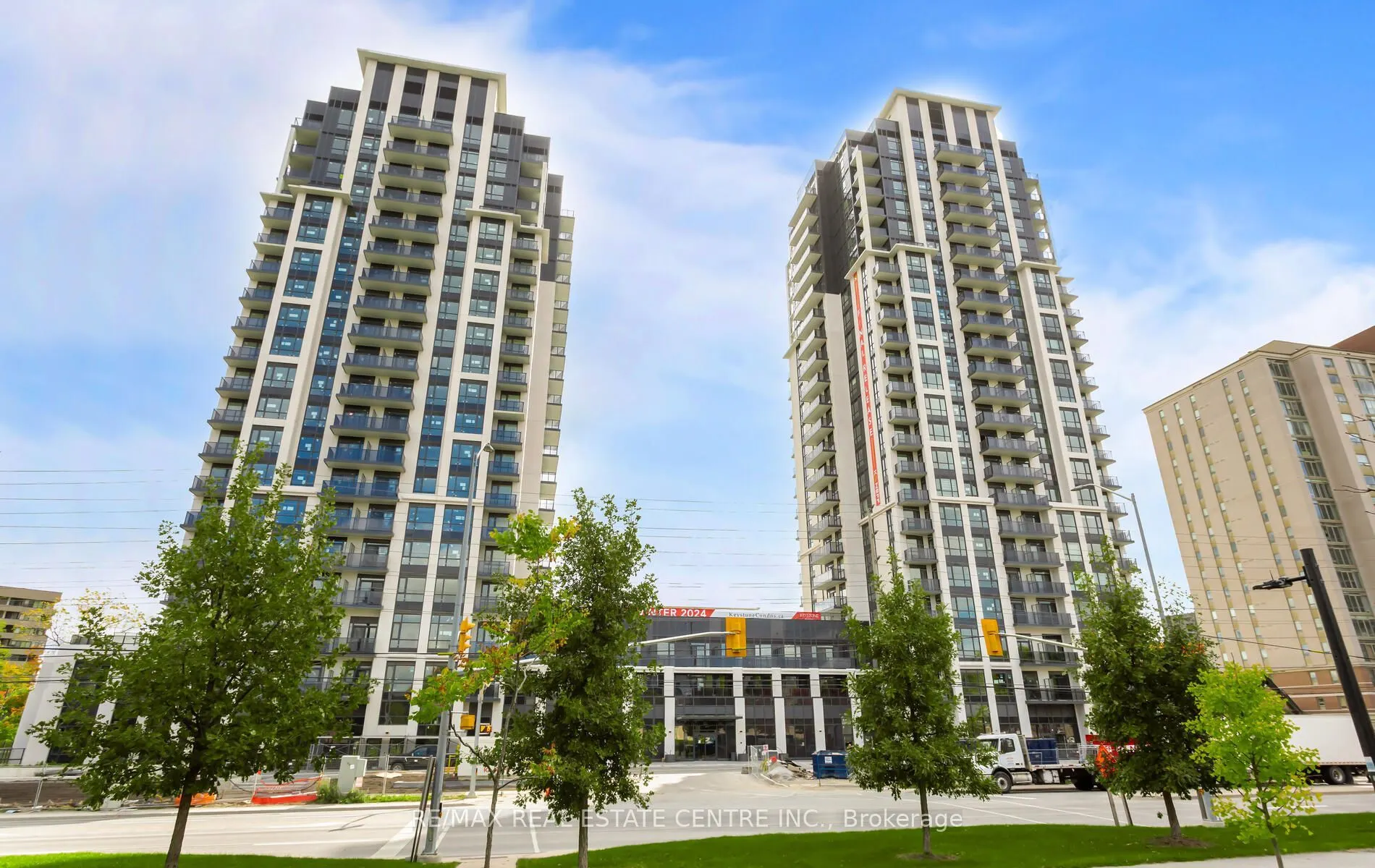 204 Burnhamthorpe Road E #1307