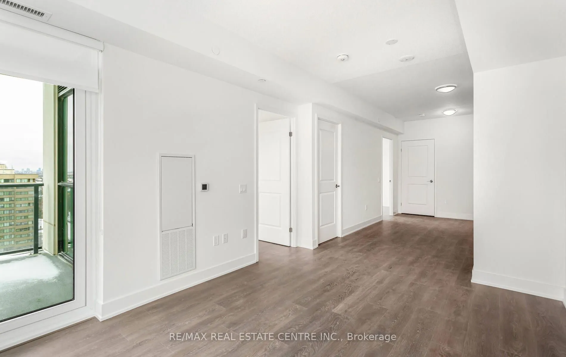 204 Burnhamthorpe Road E #1307