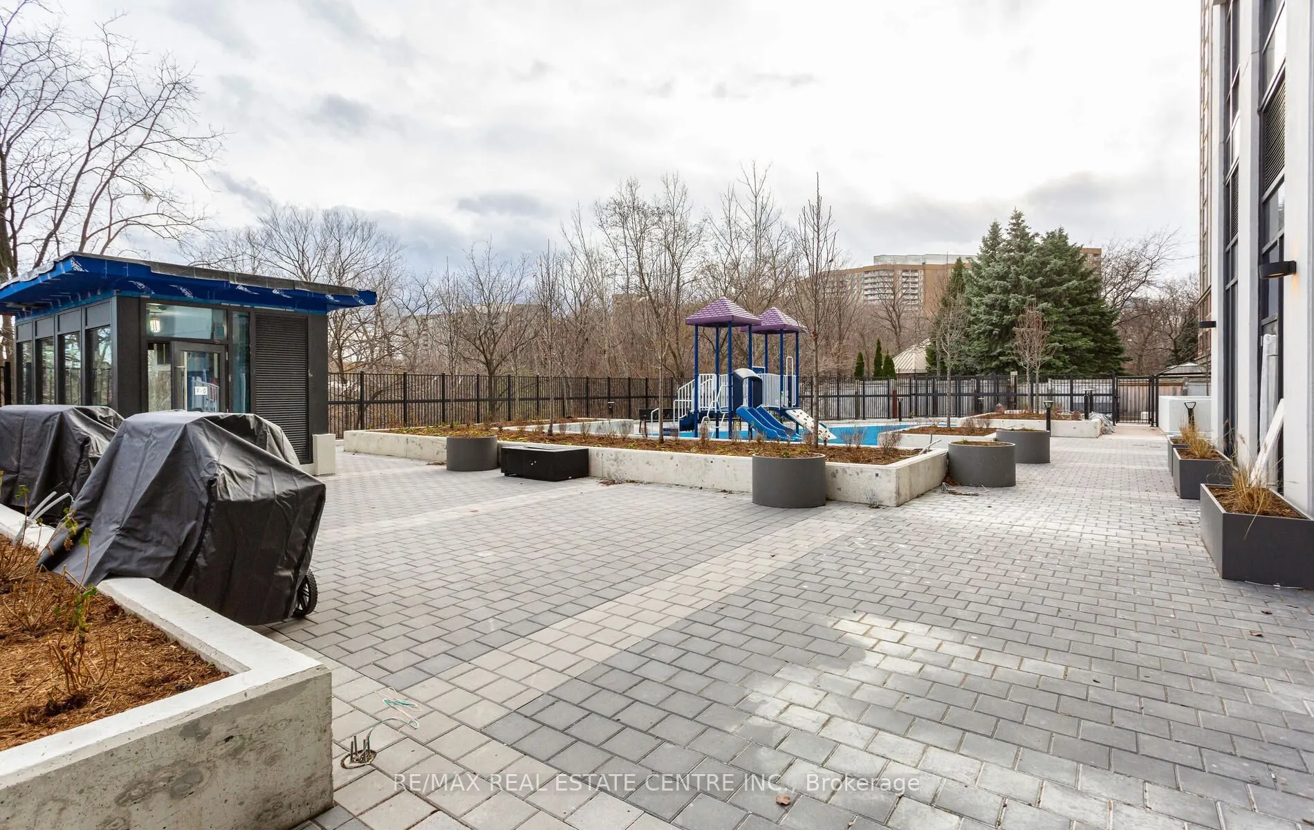 204 Burnhamthorpe Road E #1307