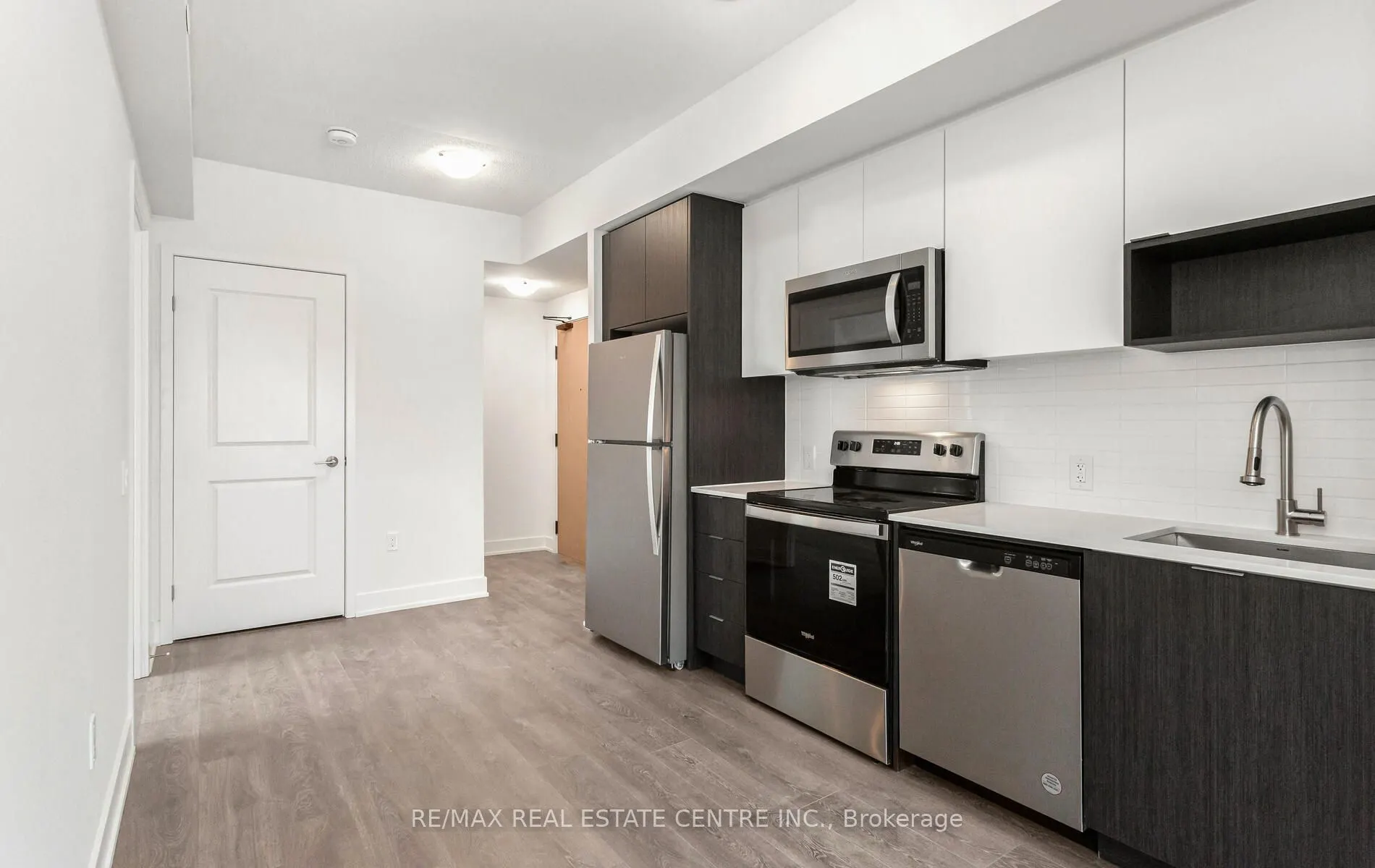 204 Burnhamthorpe Road E #1307