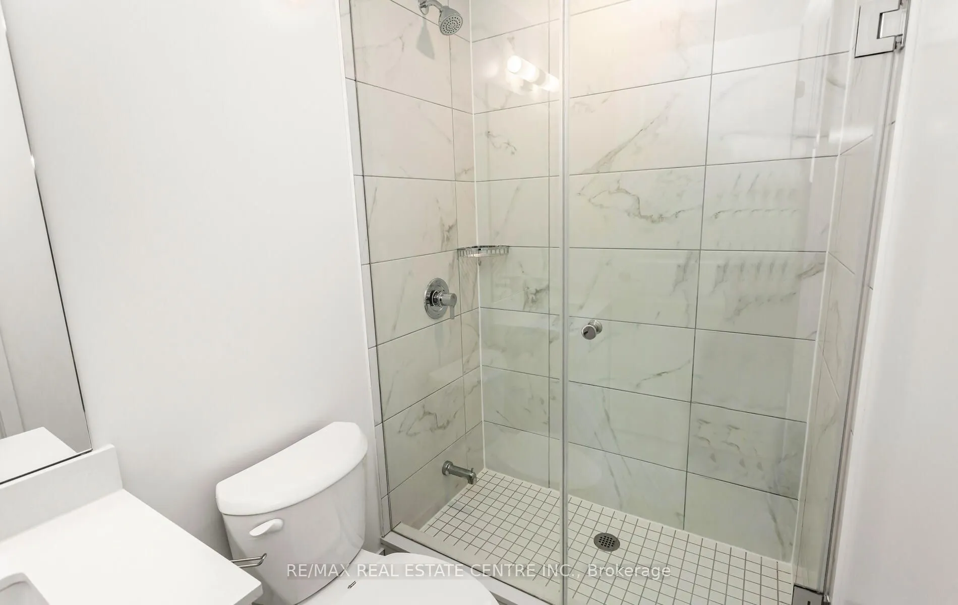 204 Burnhamthorpe Road E #1307