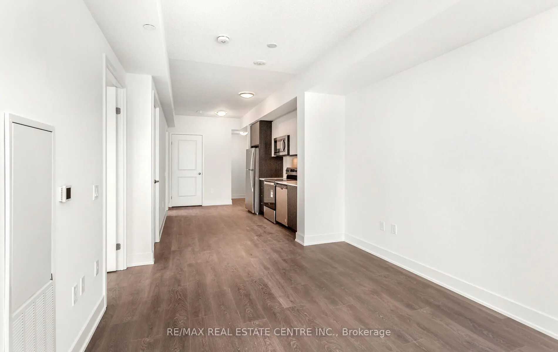 204 Burnhamthorpe Road E #1307