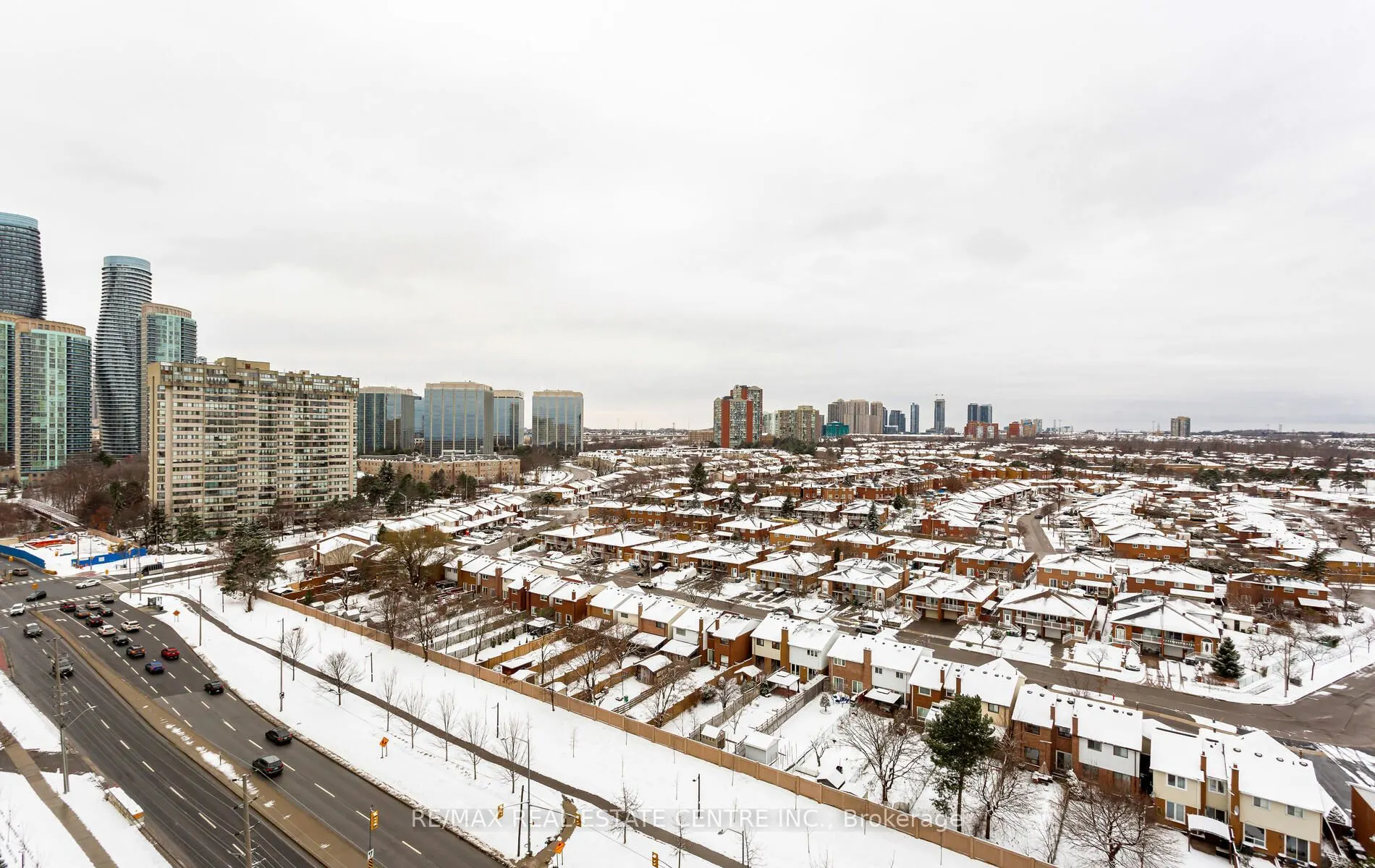 204 Burnhamthorpe Road E #1307