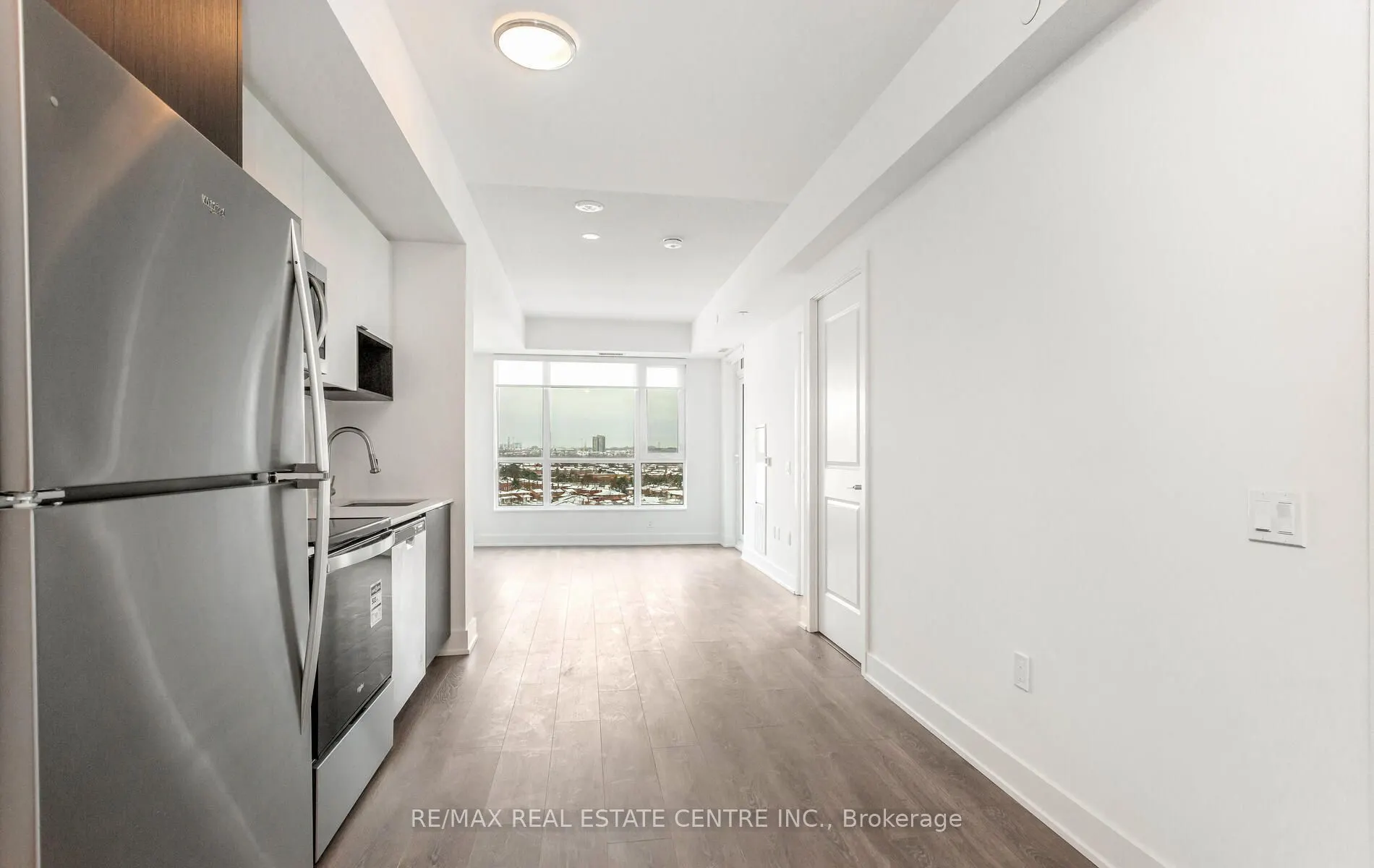 204 Burnhamthorpe Road E #1307
