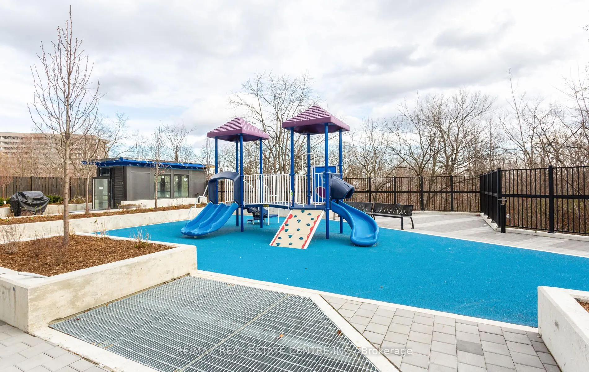 204 Burnhamthorpe Road E #1307