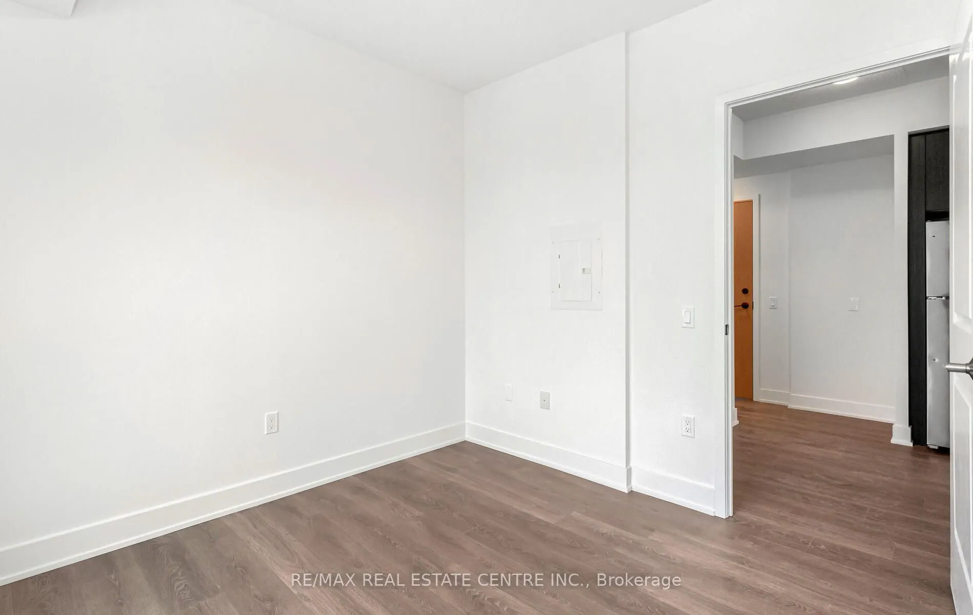 204 Burnhamthorpe Road E #1307