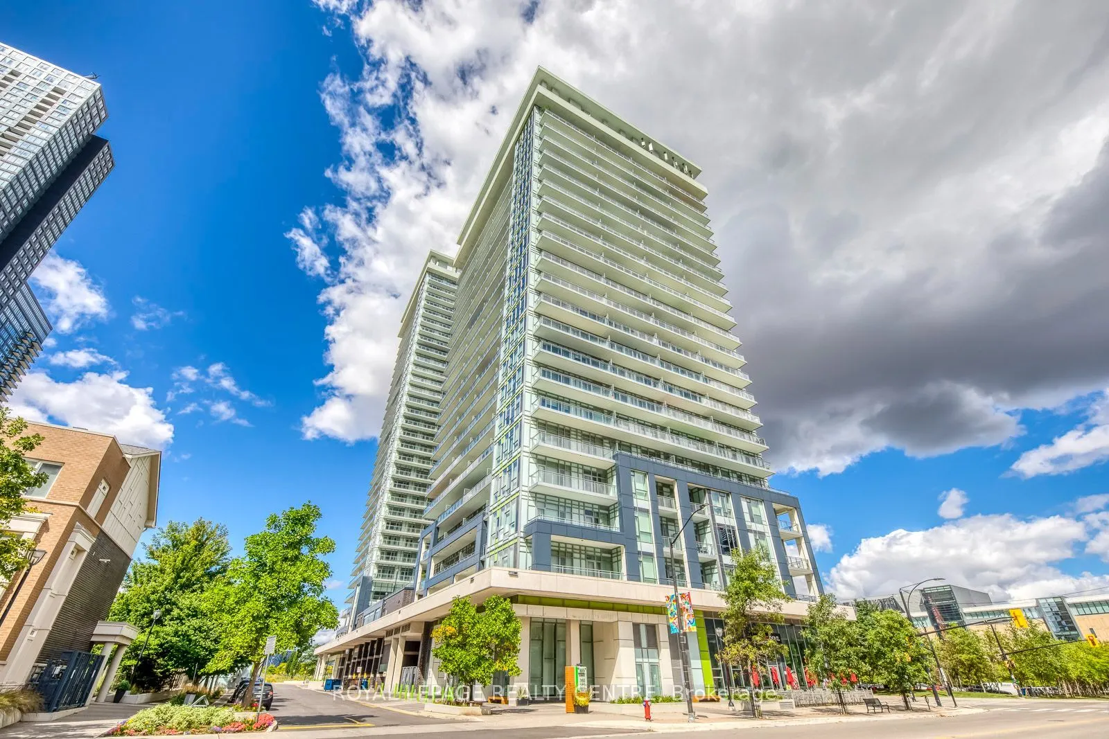 365 Prince Of Wales Drive #1105