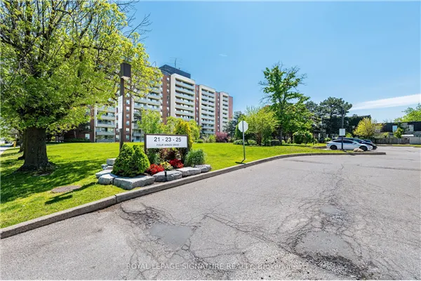 25 Four Winds Drive #405