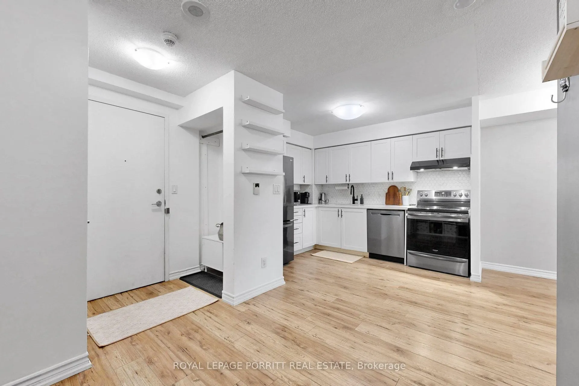 3888 Duke Of York Boulevard #927