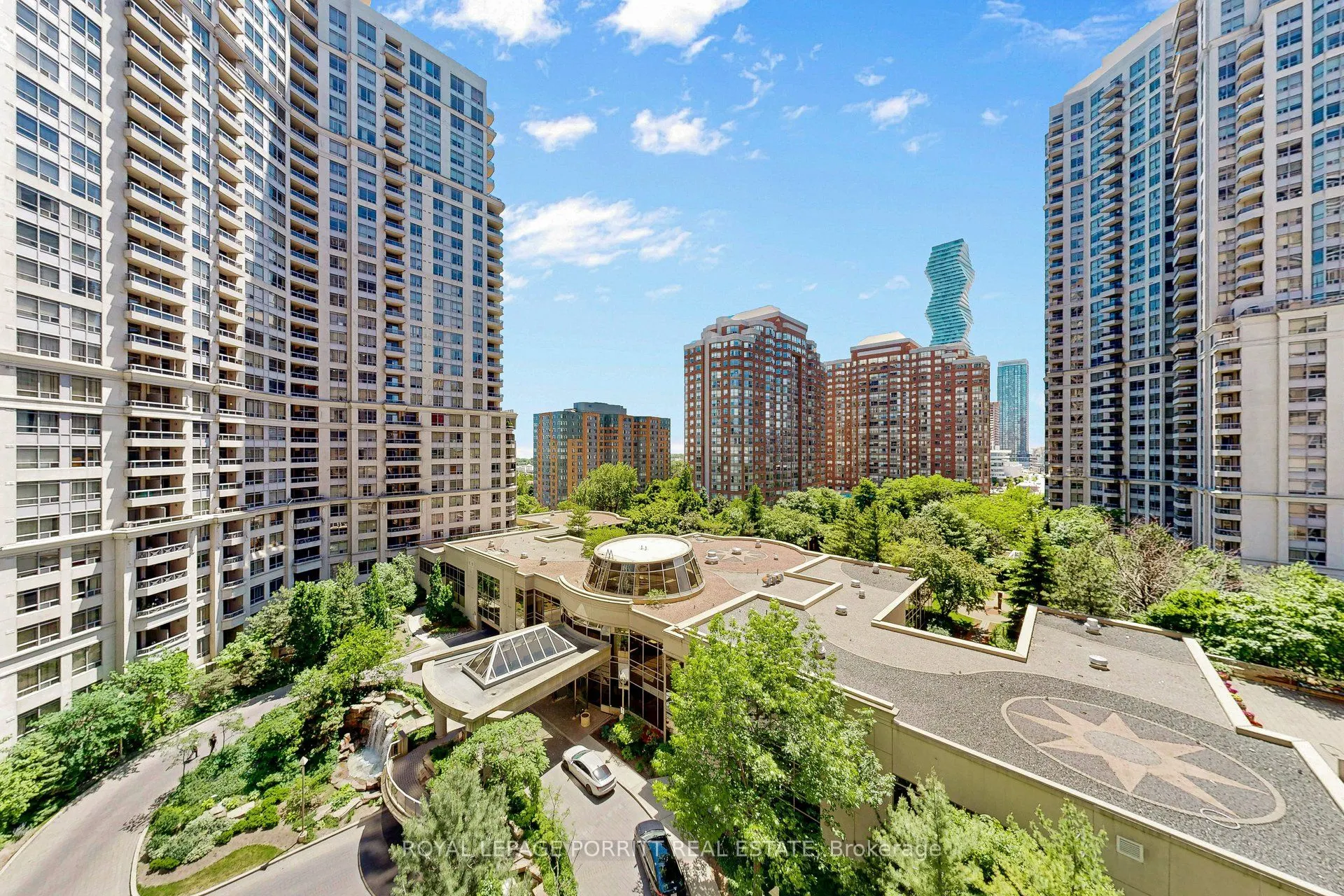3888 Duke Of York Boulevard #927