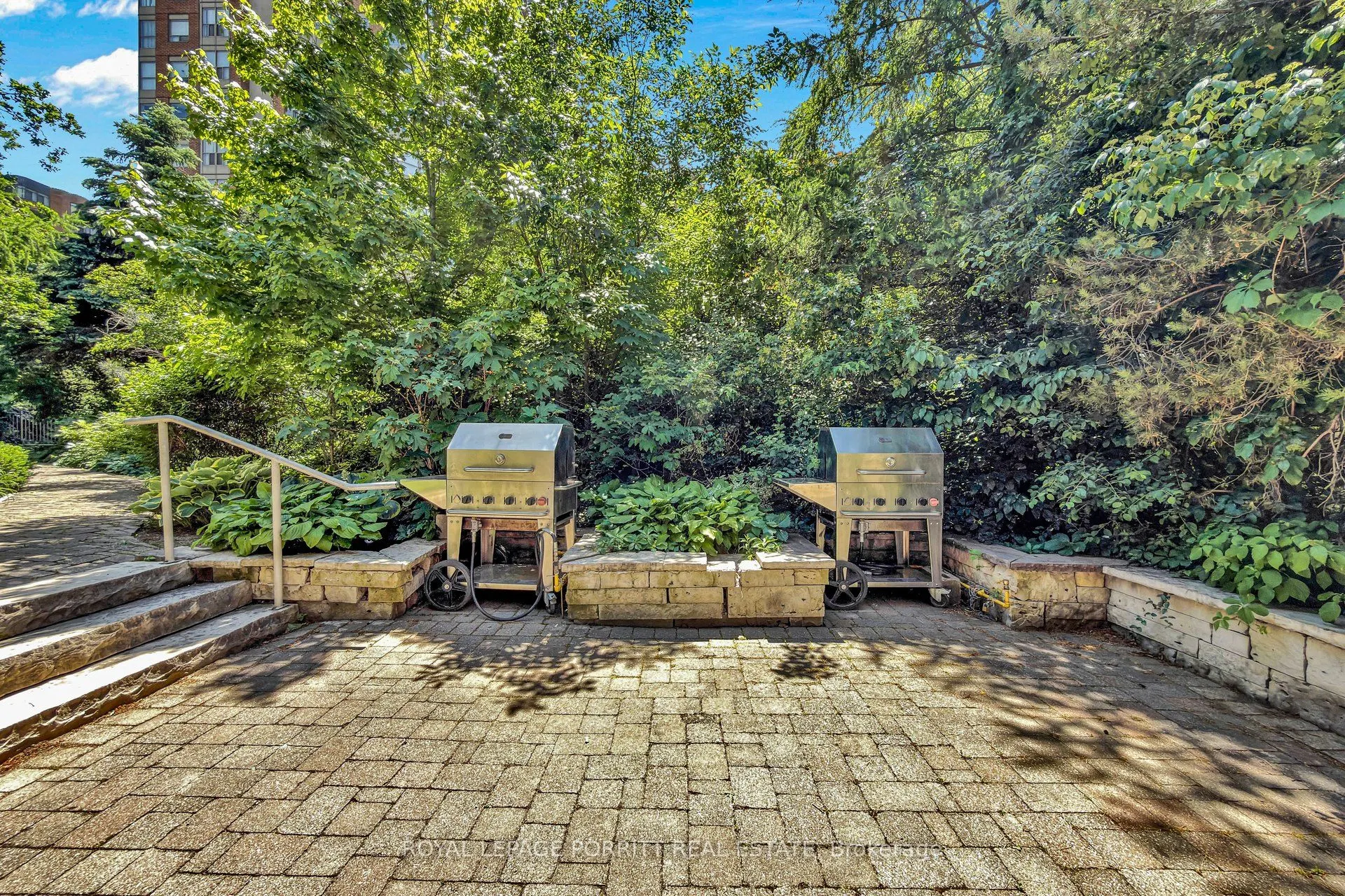3888 Duke Of York Boulevard #927