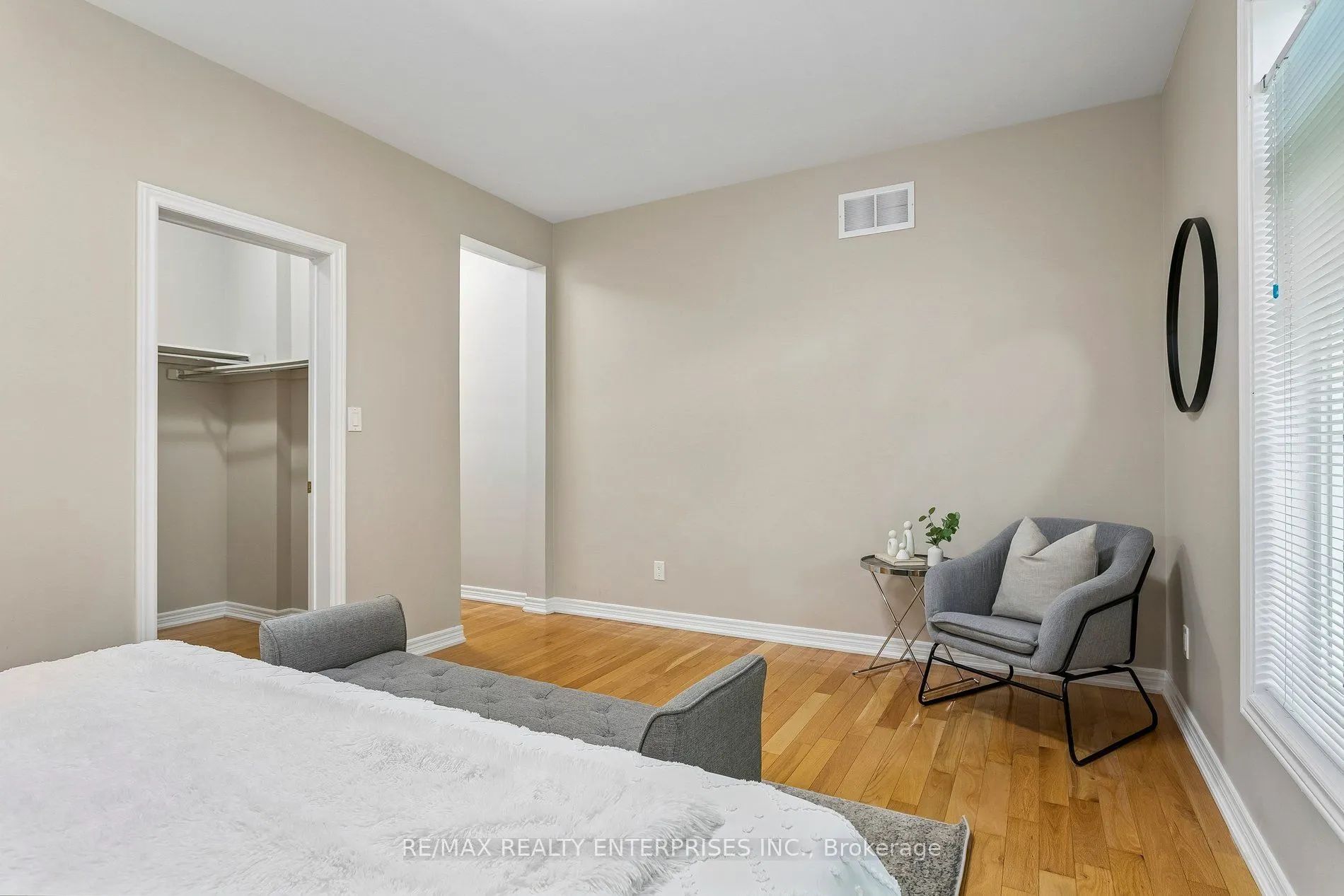 1633 Northmount Avenue #39