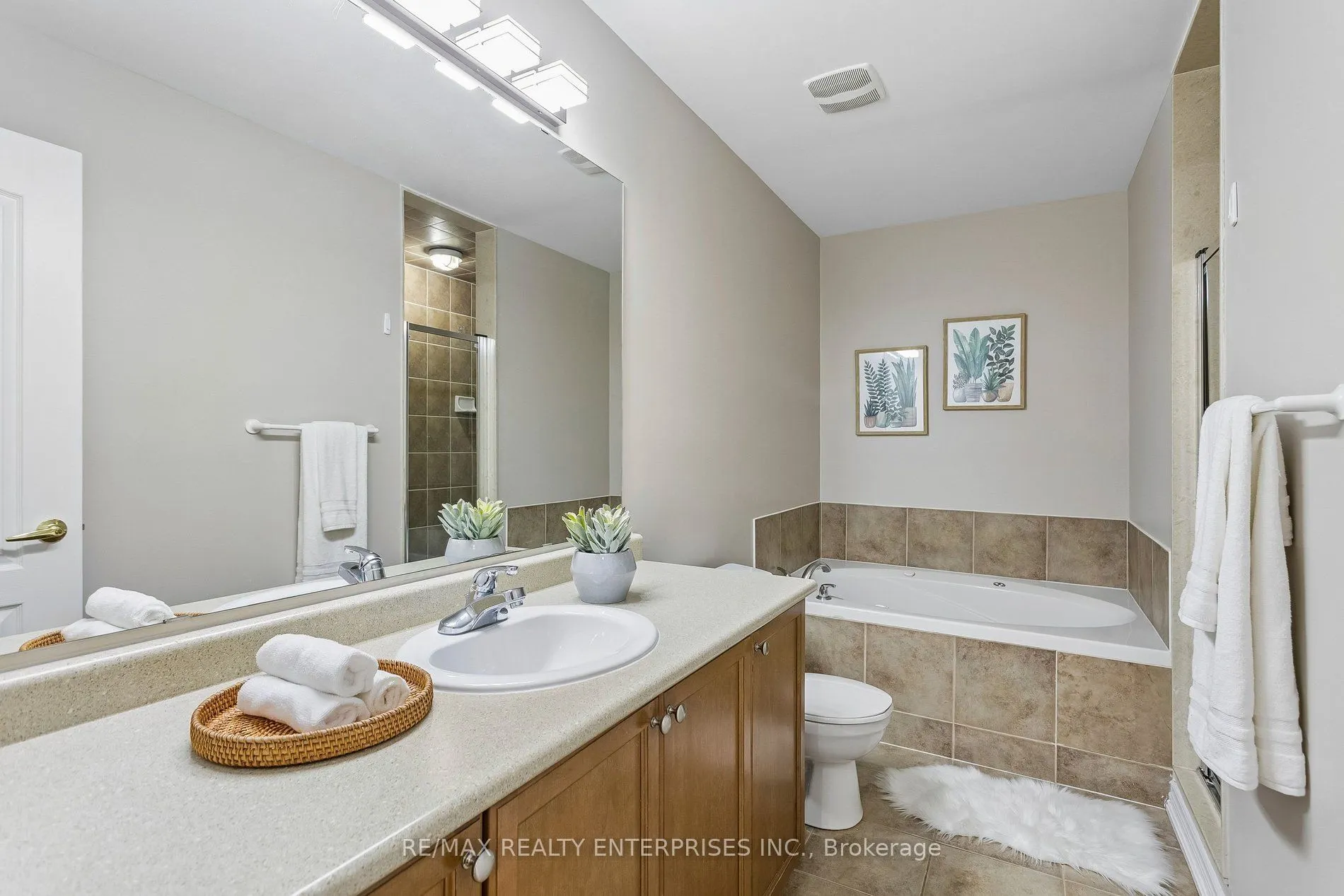 1633 Northmount Avenue #39