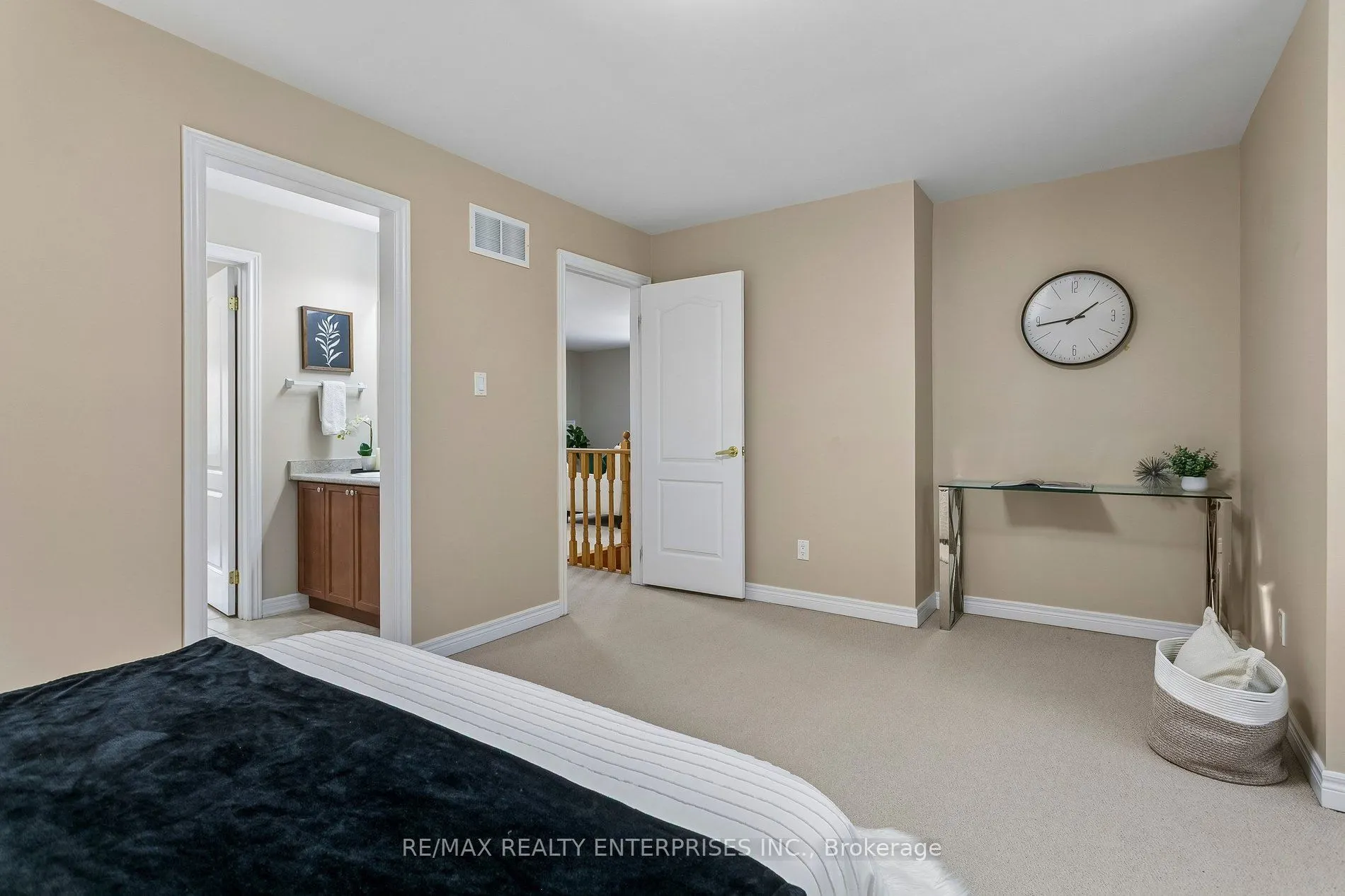 1633 Northmount Avenue #39