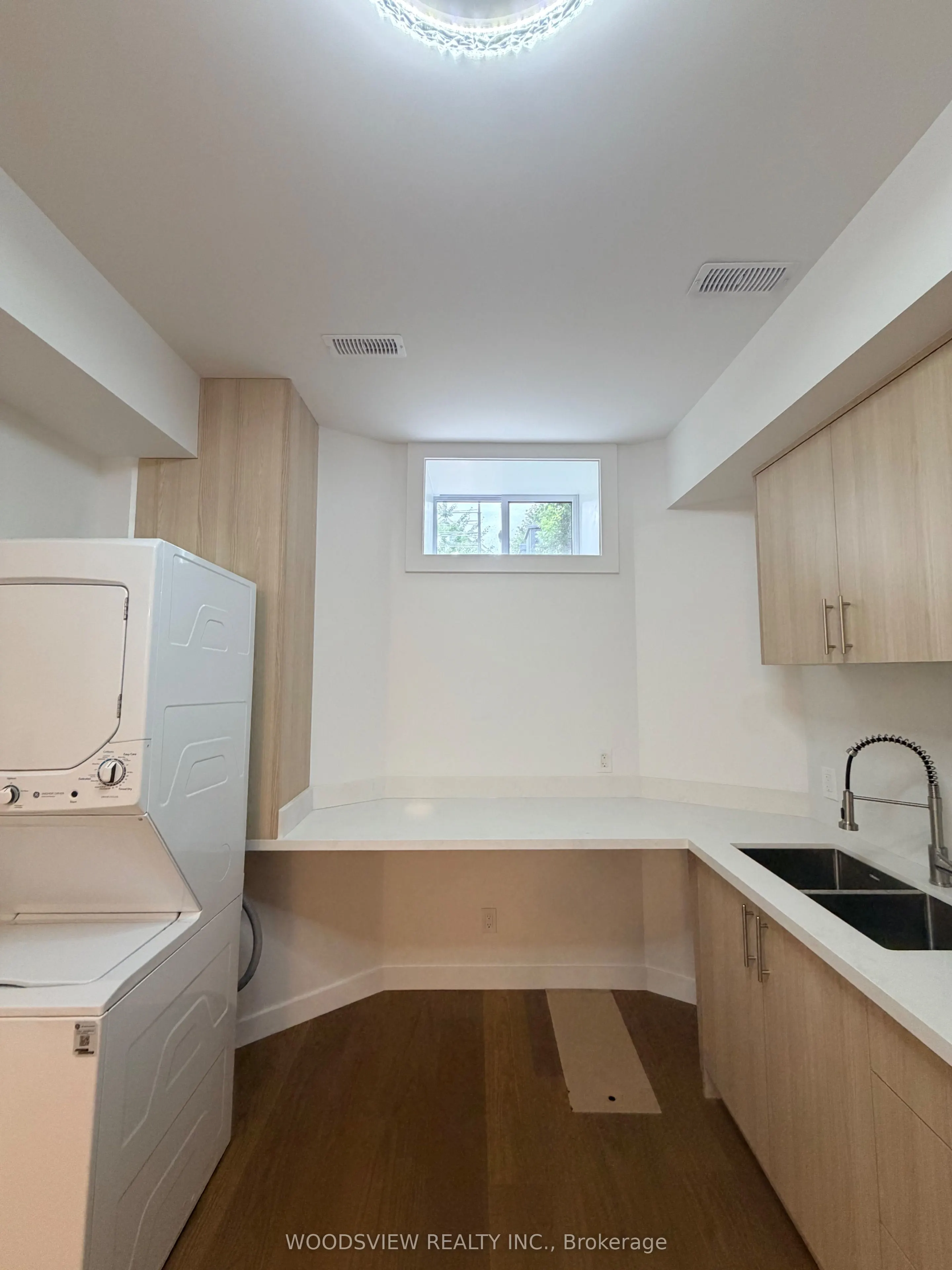 152 Medland Street #Lower