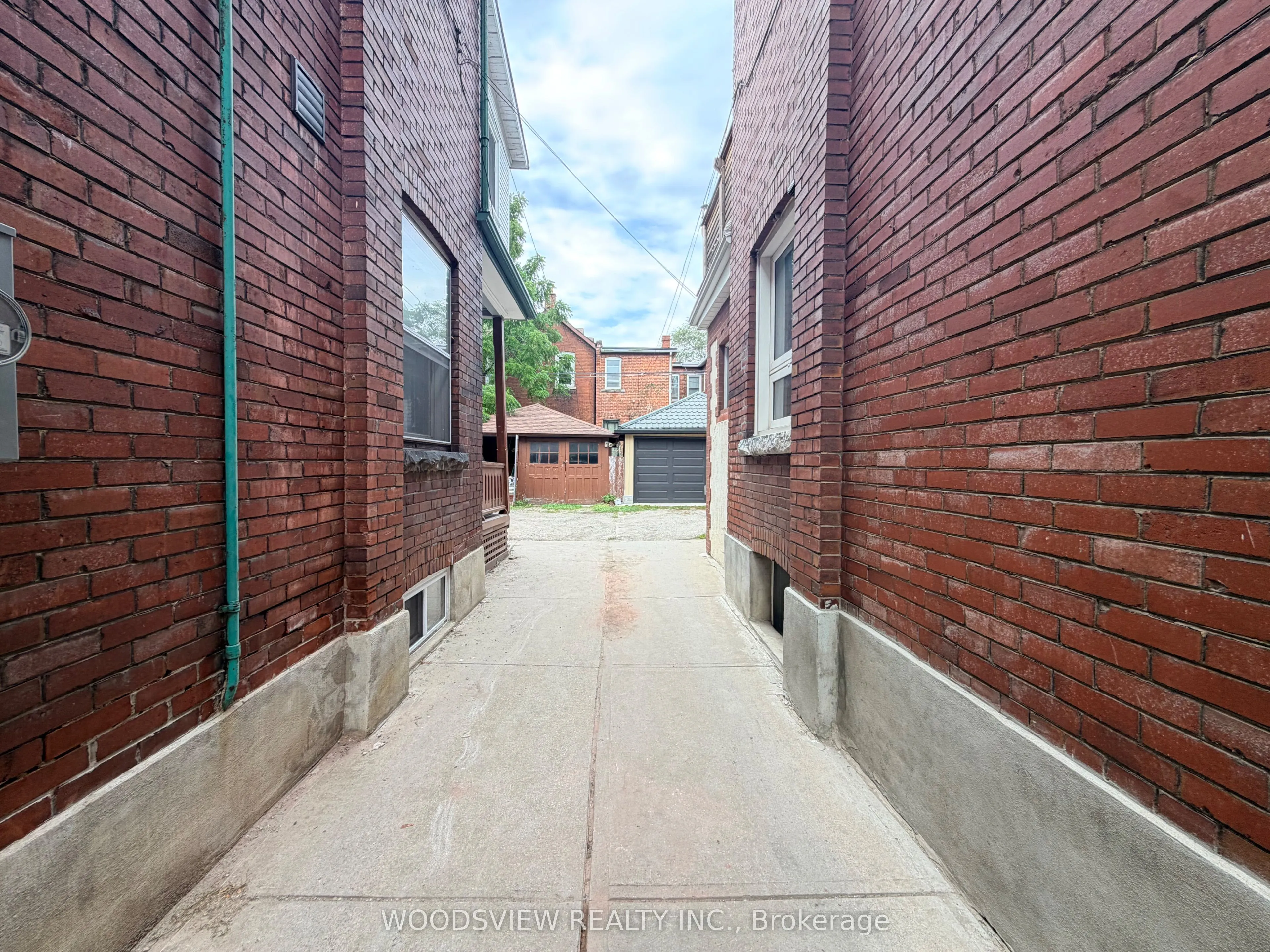 152 Medland Street #Lower