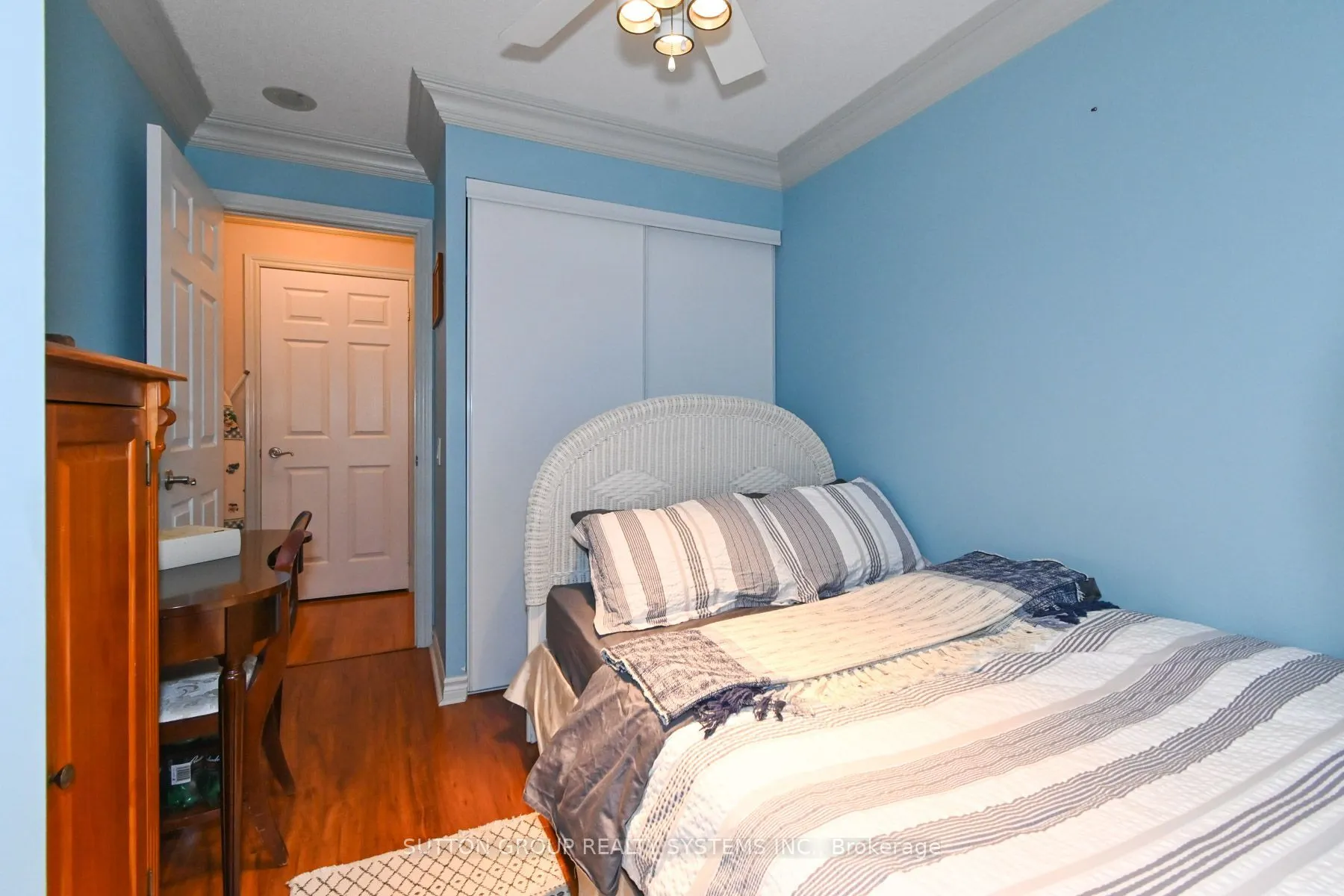 5229 Dundas Street W #605