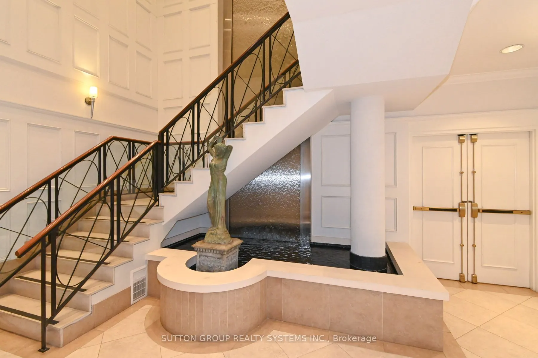5229 Dundas Street W #605
