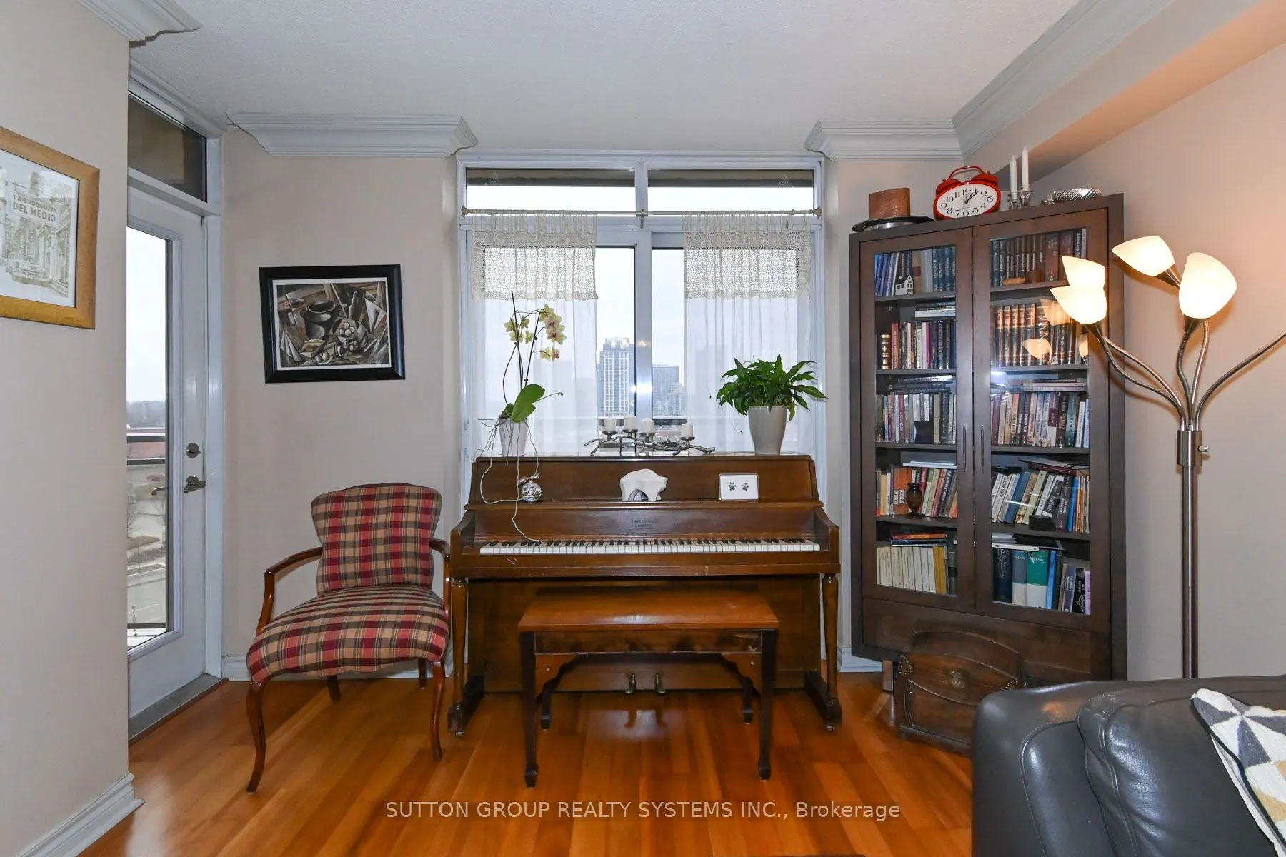 5229 Dundas Street W #605