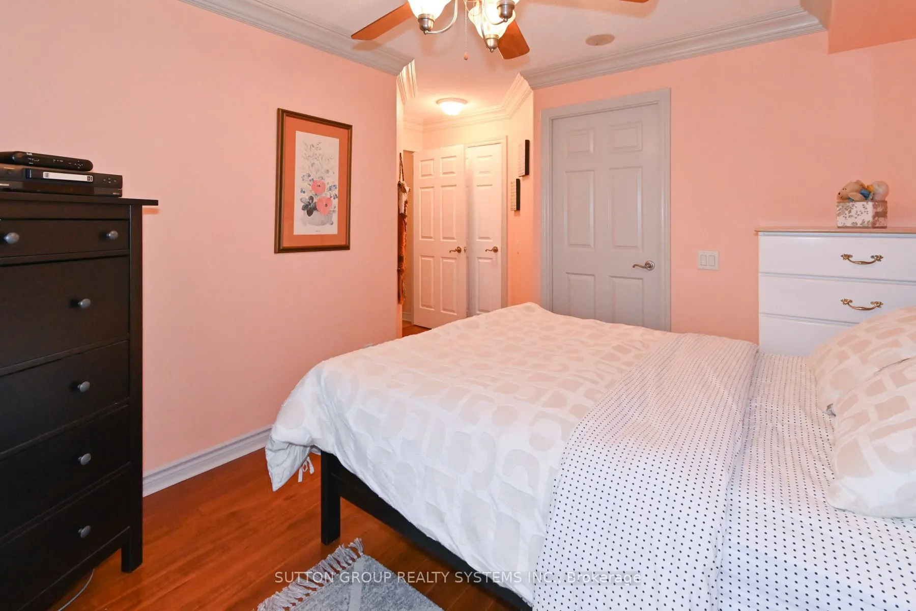 5229 Dundas Street W #605
