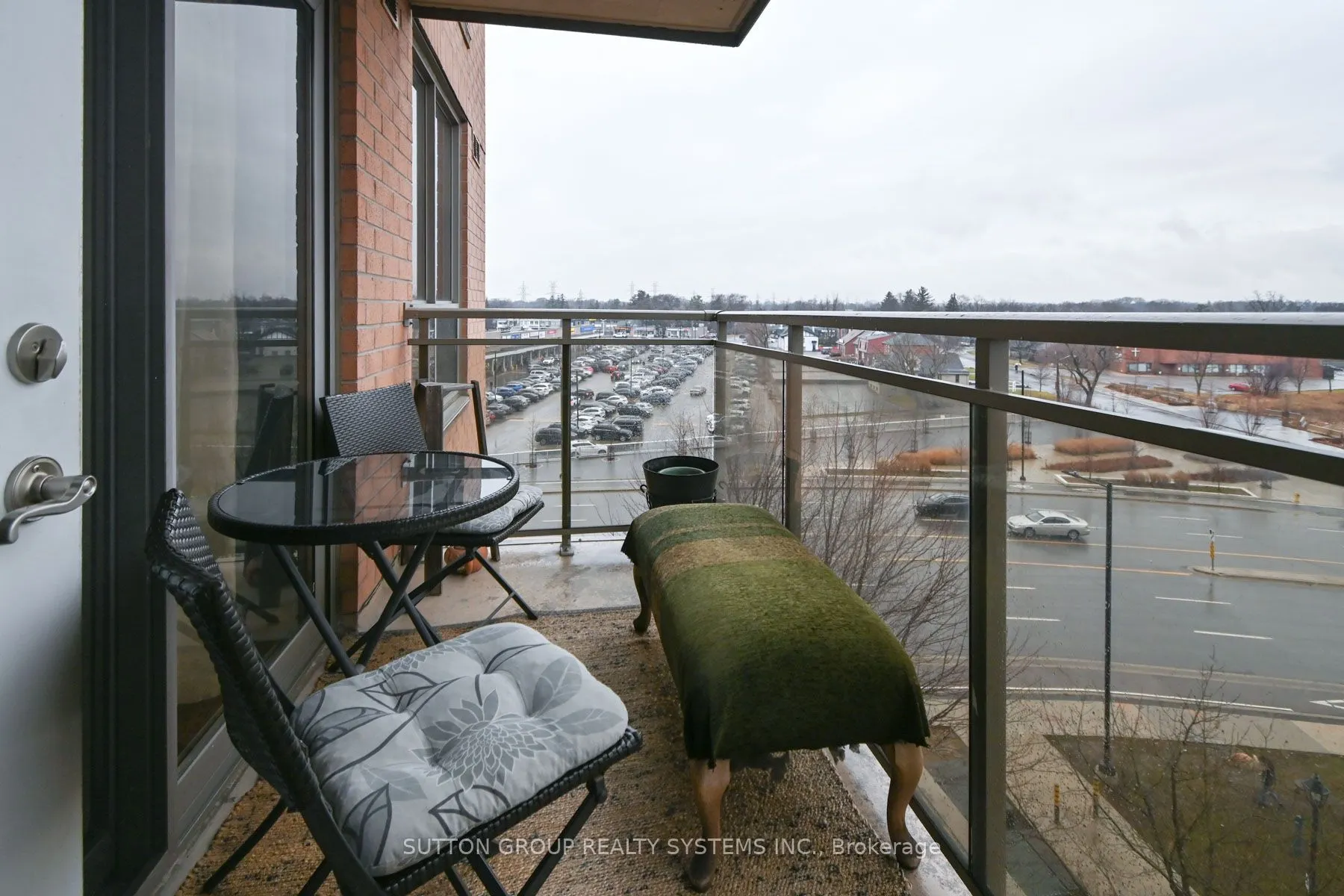 5229 Dundas Street W #605