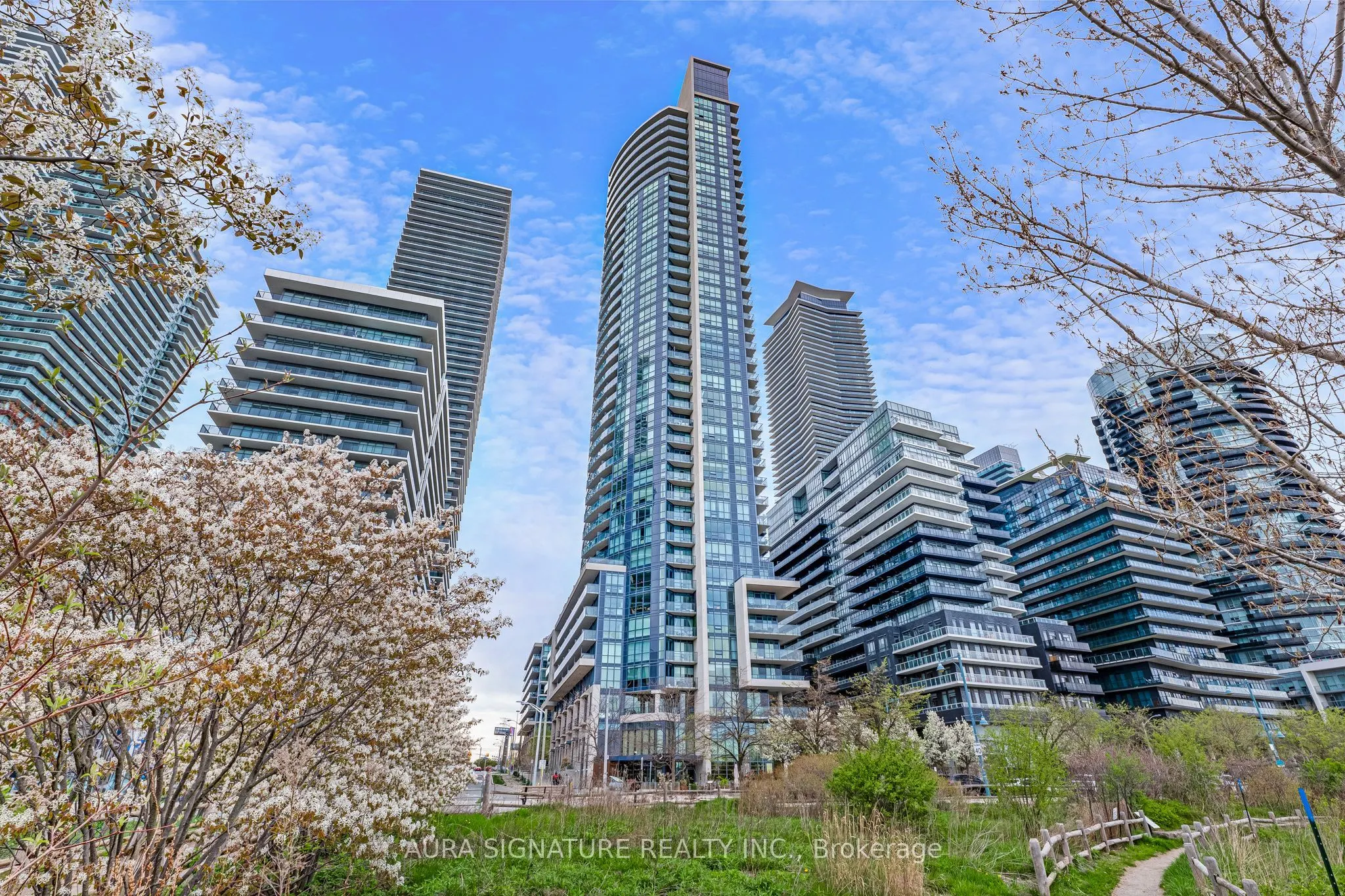 59 Annie Craig Drive #1004